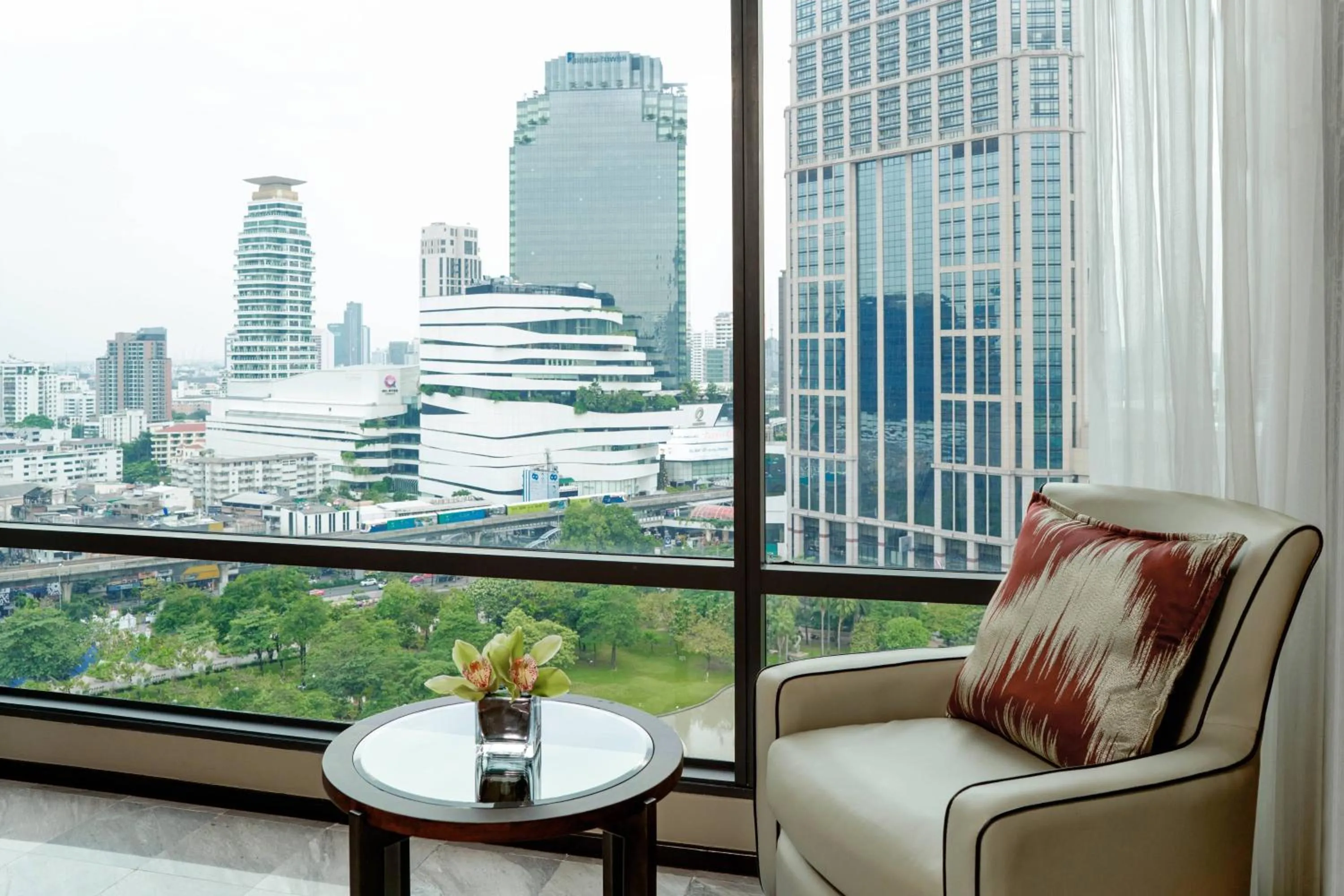 Photo of the whole room in Bangkok Marriott Marquis Queens Park