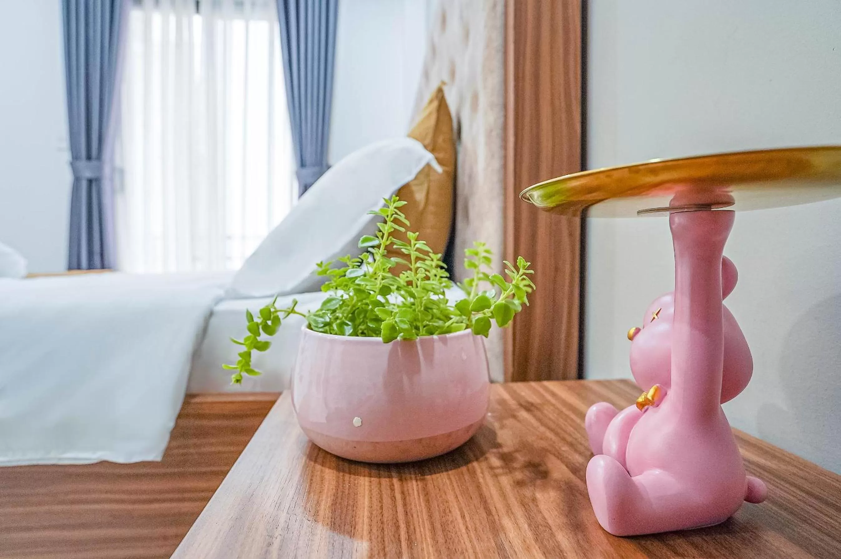 Bed in Spring Hill Apartment -The High Class