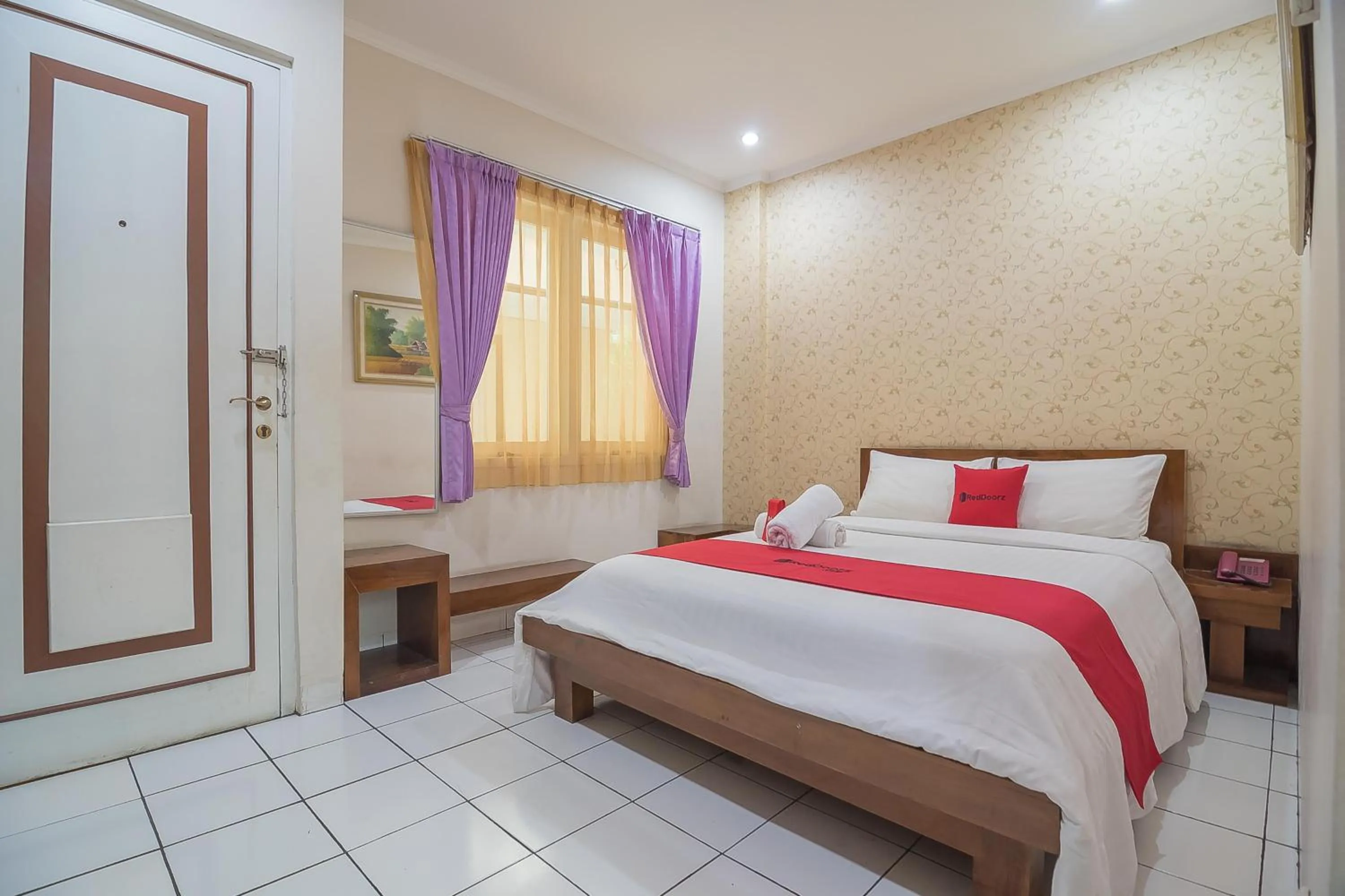 Bedroom, Bed in RedDoorz at Amellia Pasteur Bandung