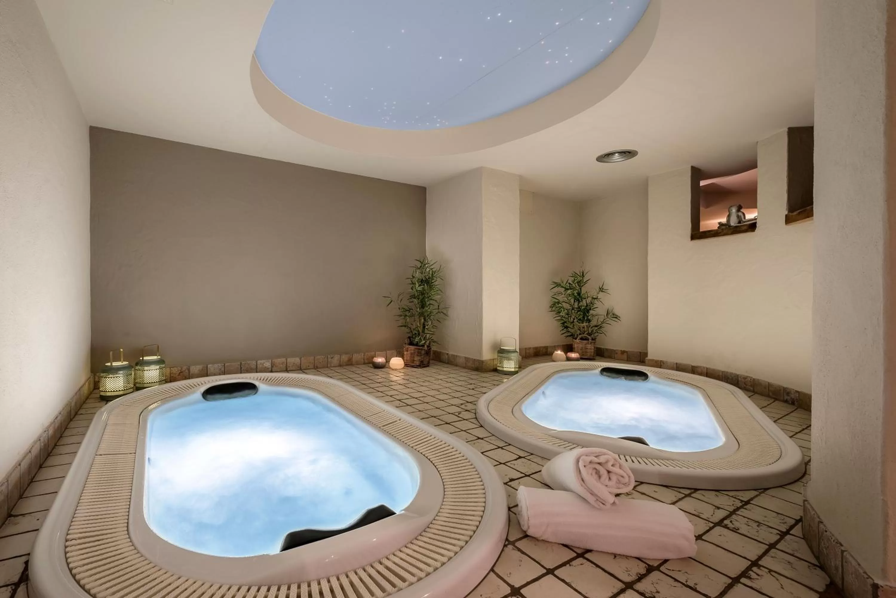 Hot Tub in Hotel Kesslwirt