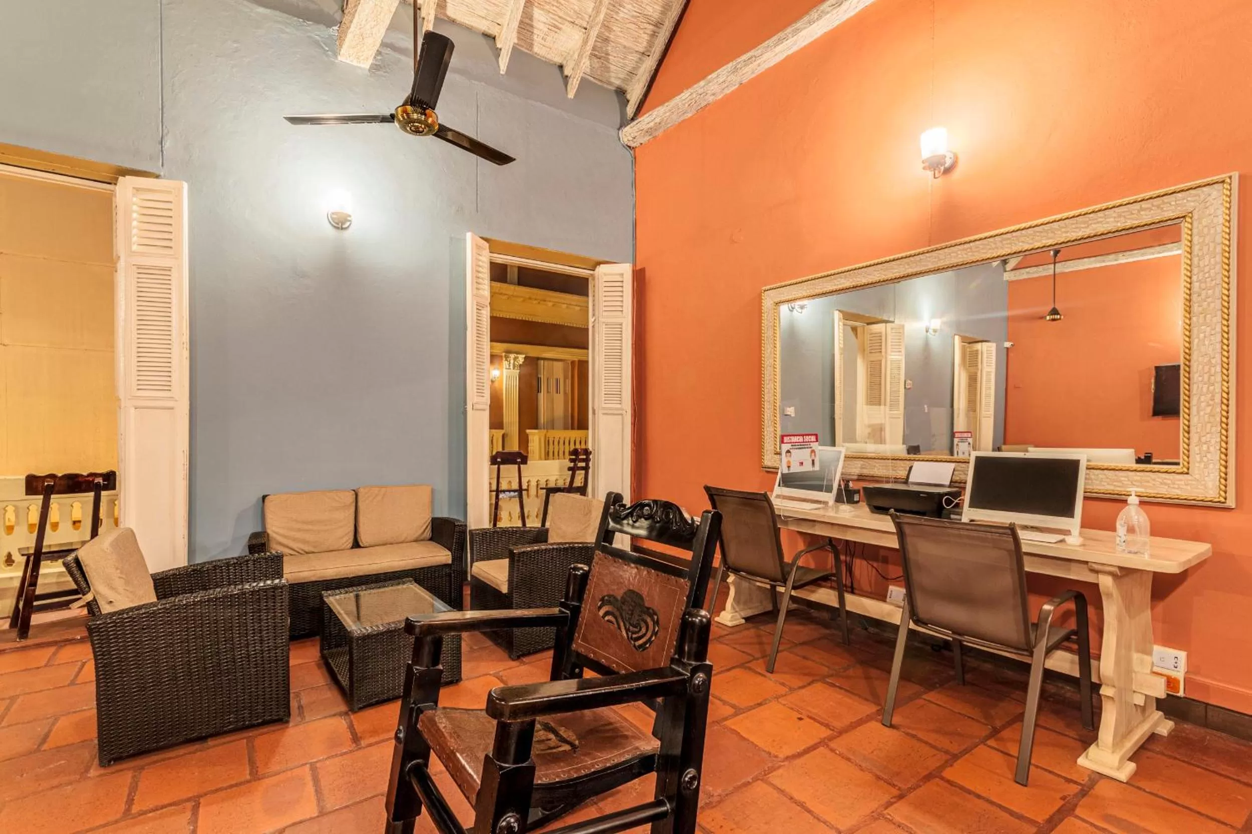 Property building, Restaurant/Places to Eat in Hotel El Viajero Centro