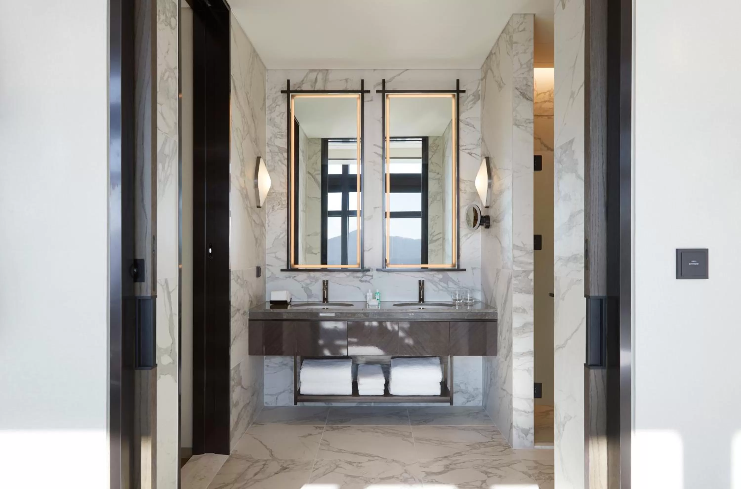 Toilet in Grand InterContinental Seoul Parnas by IHG