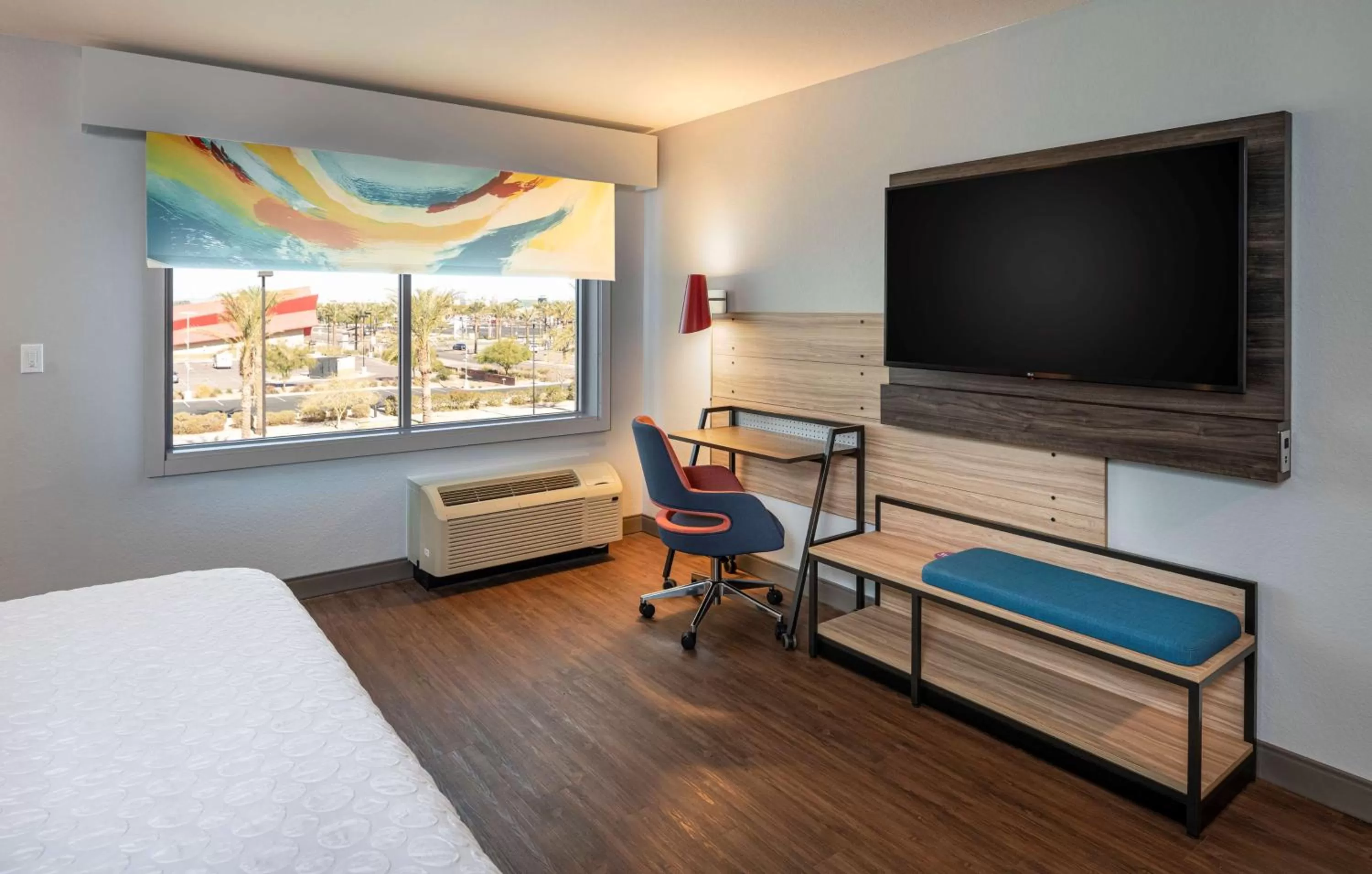 Bedroom, Bed in Tru By Hilton Phoenix Glendale Westgate