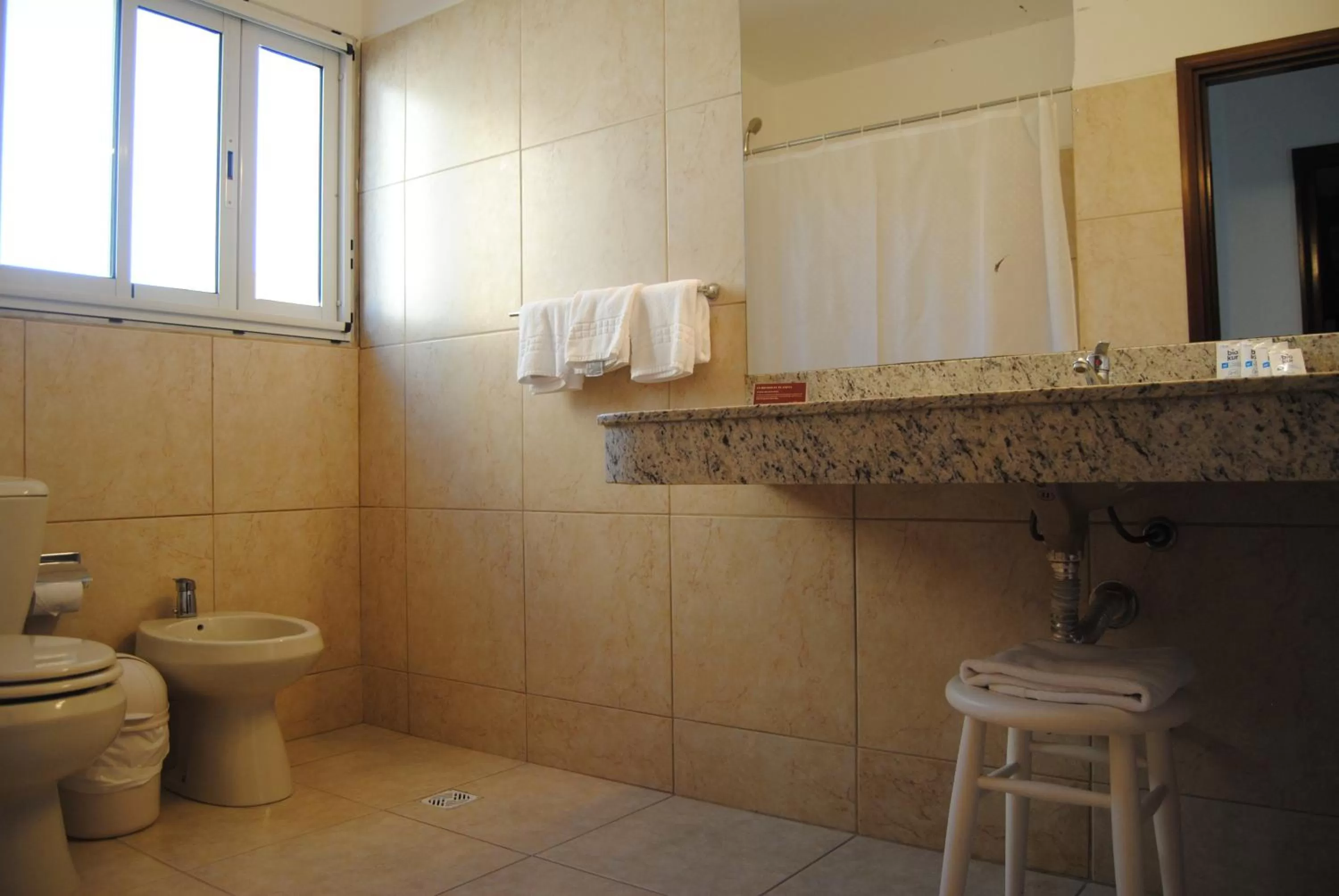 Bathroom in Hotel Iberia