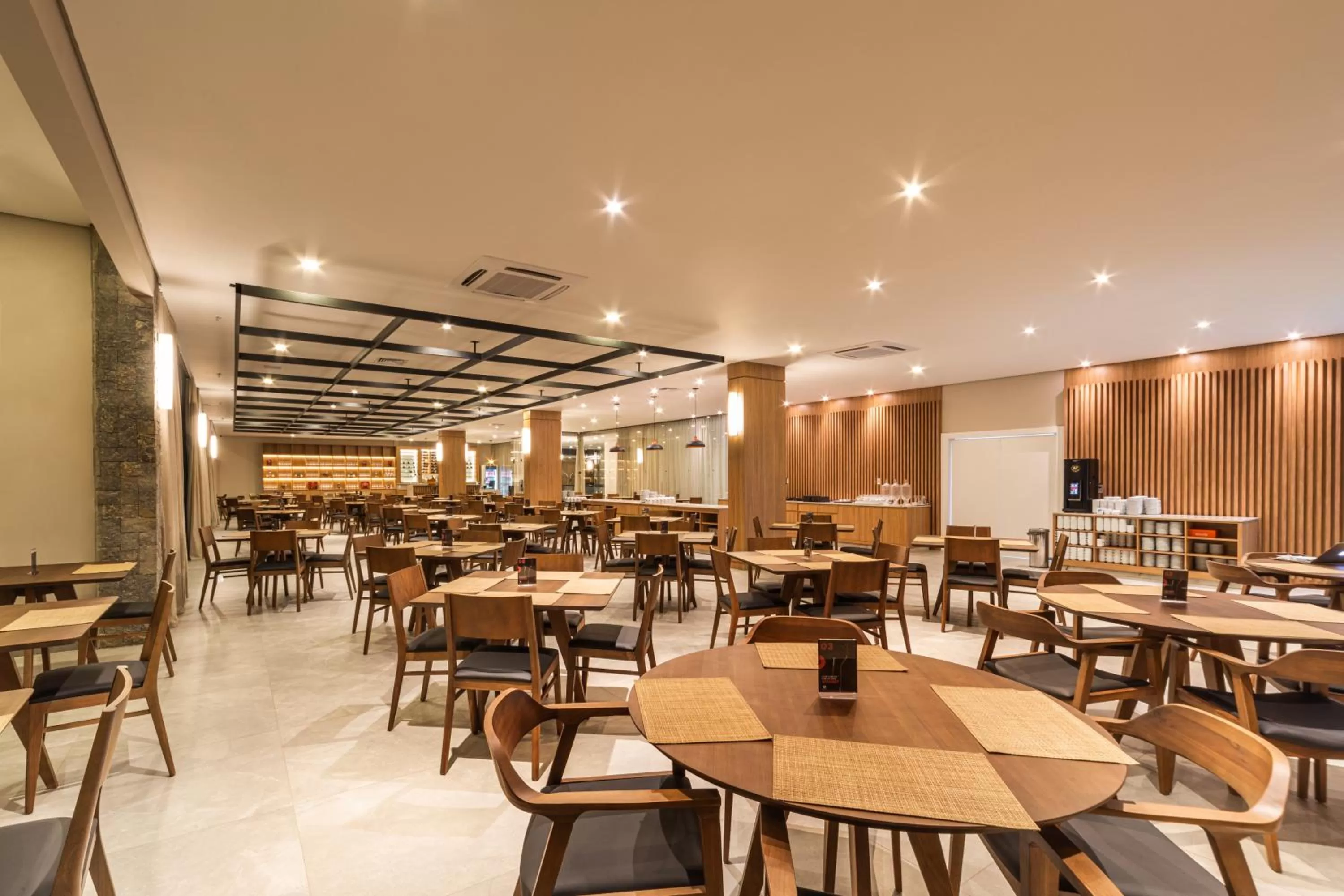 Restaurant/places to eat in Laghetto Canela