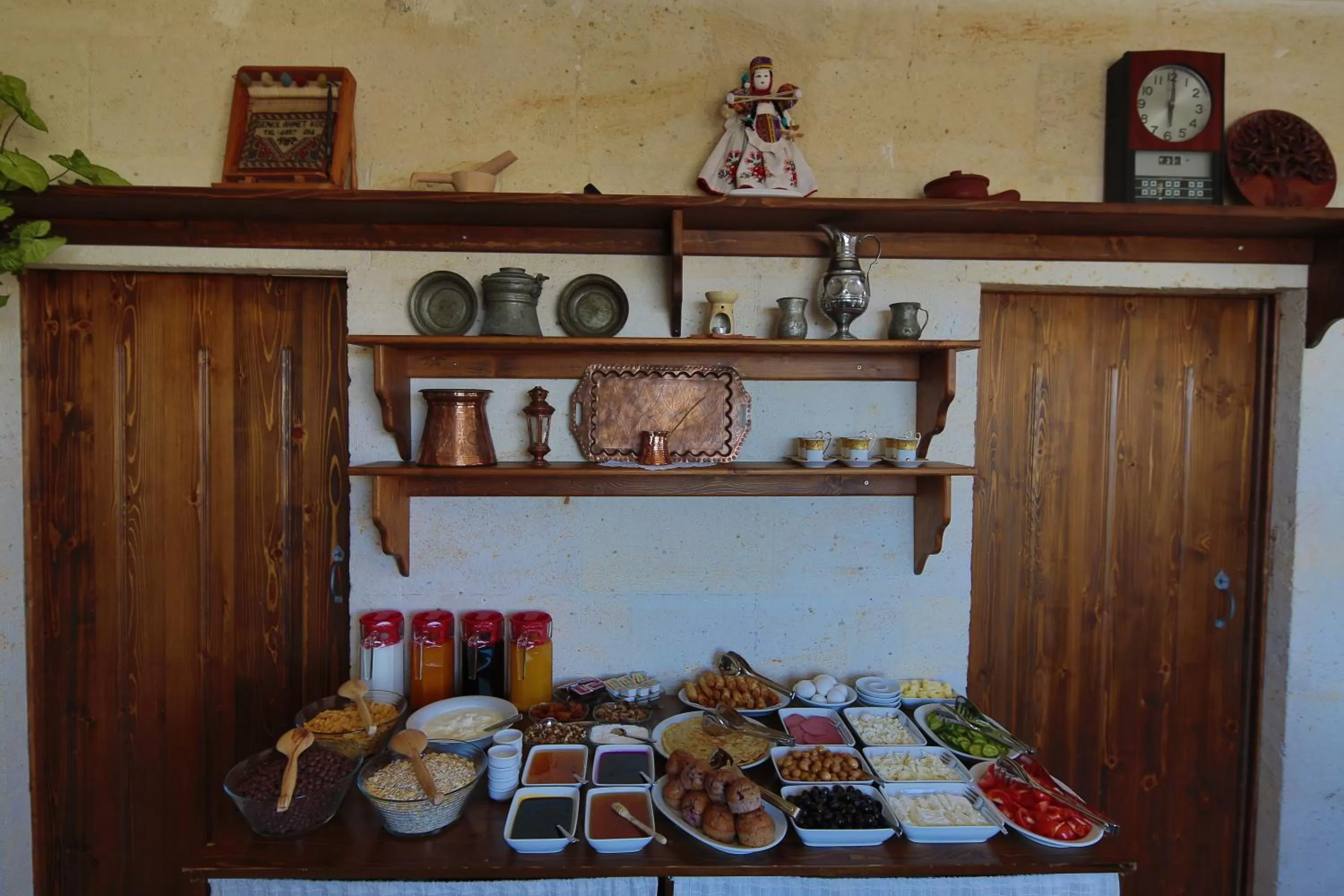 Restaurant/places to eat in Vista Cave Hotel