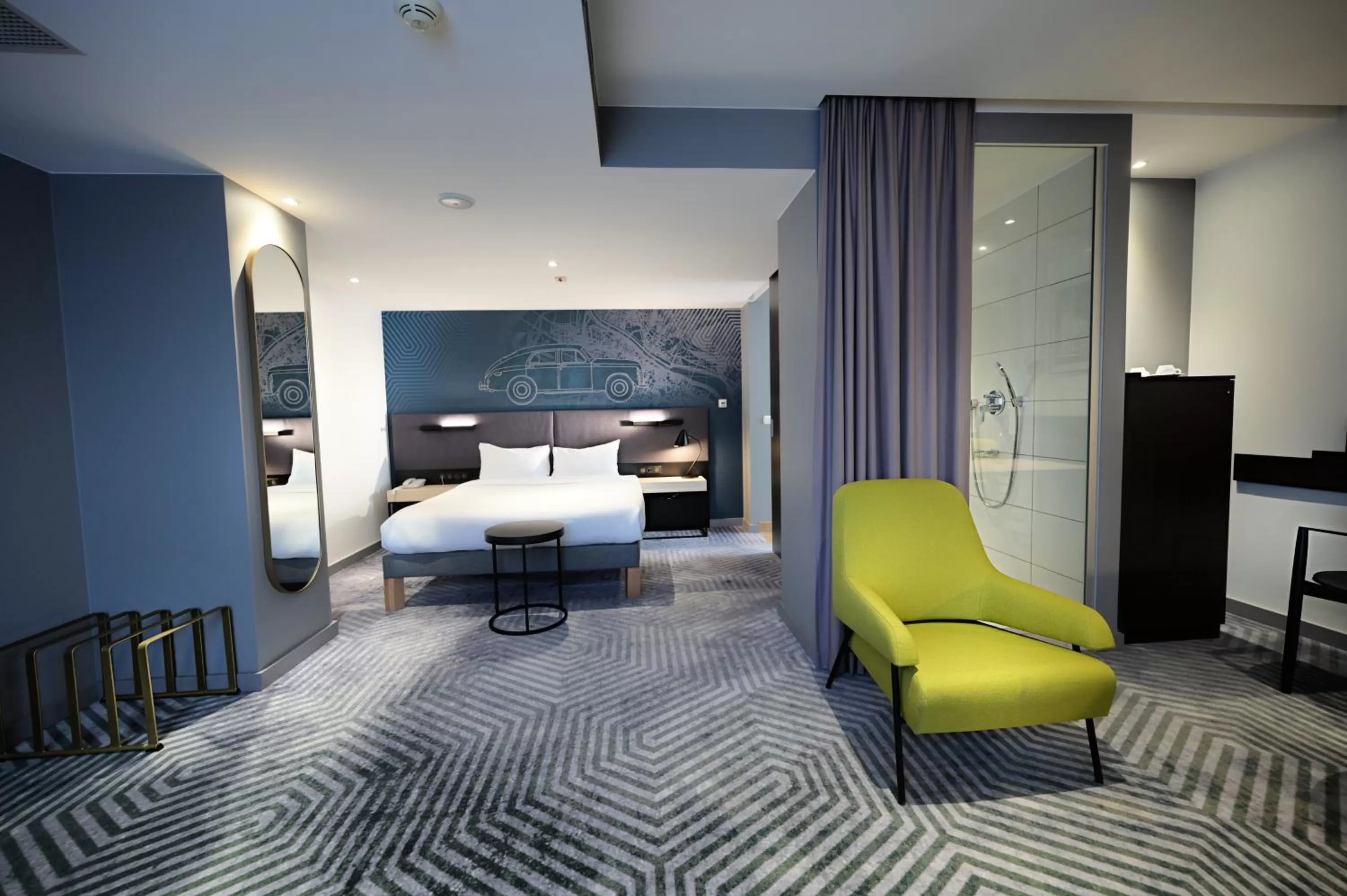 Shower, Bed in Mercure Warszawa Grand