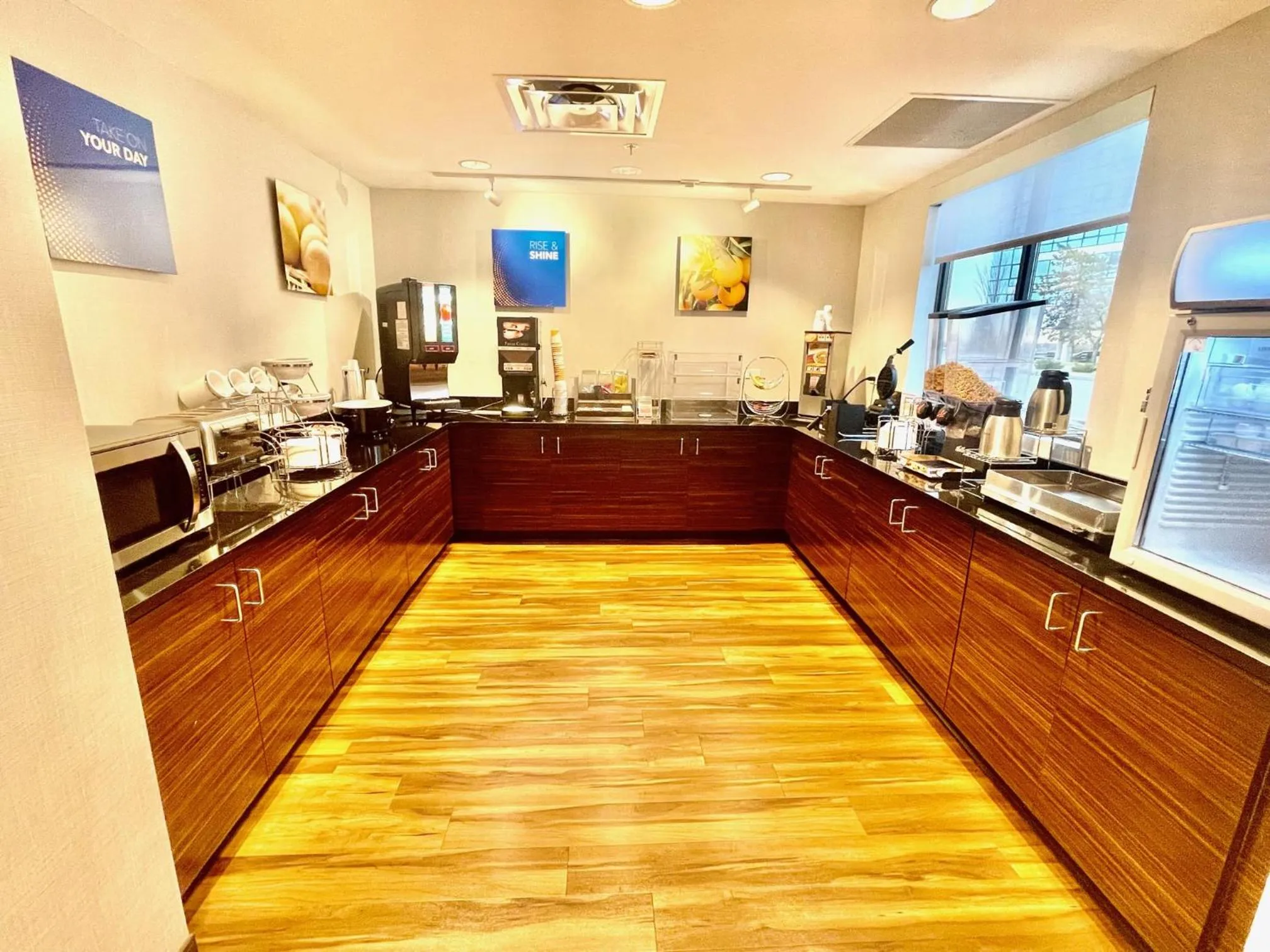 Breakfast in MainStay Suites St Louis Airport