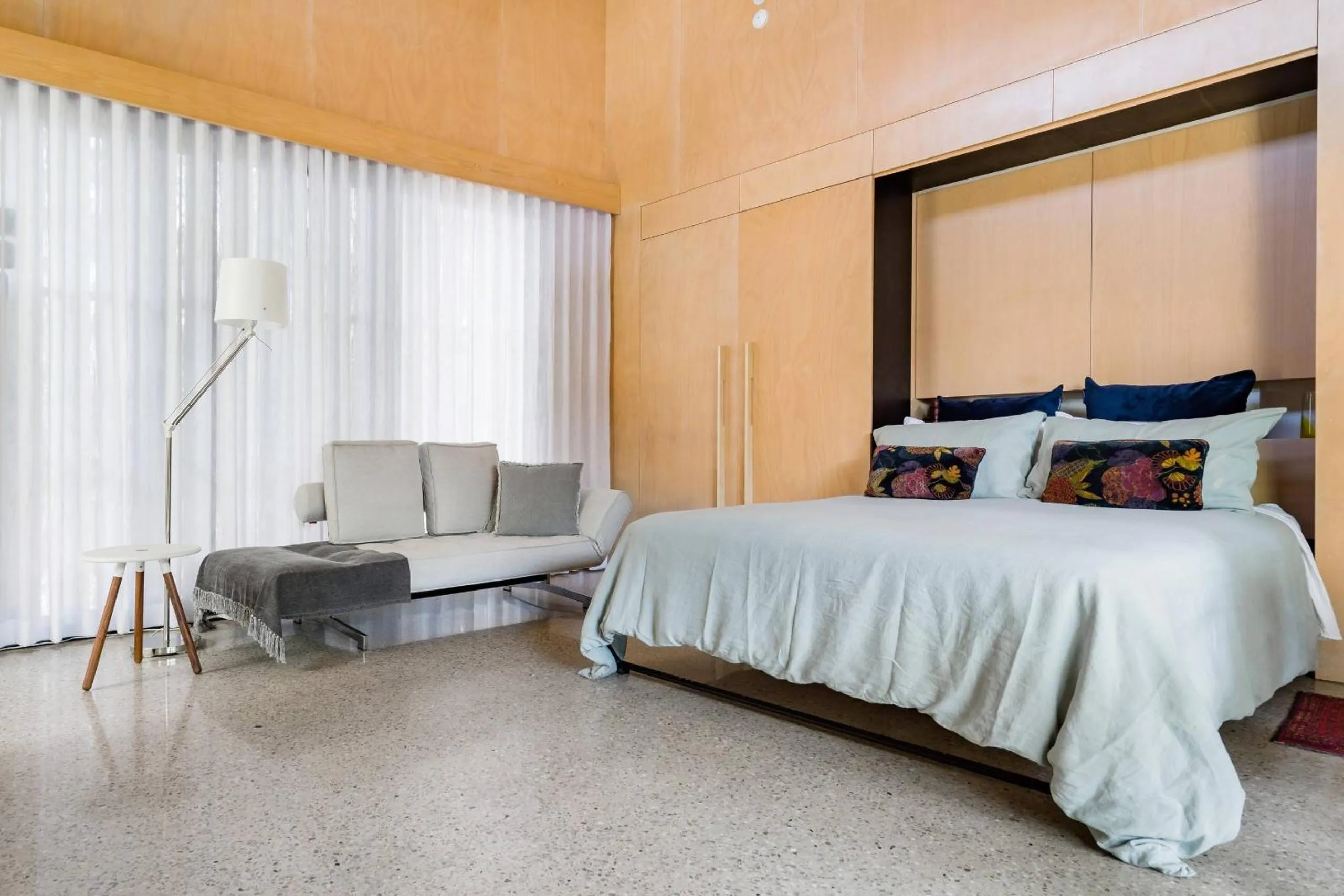 Photo of the whole room, Bed in Buhwi Bira Byron Bay - Studio