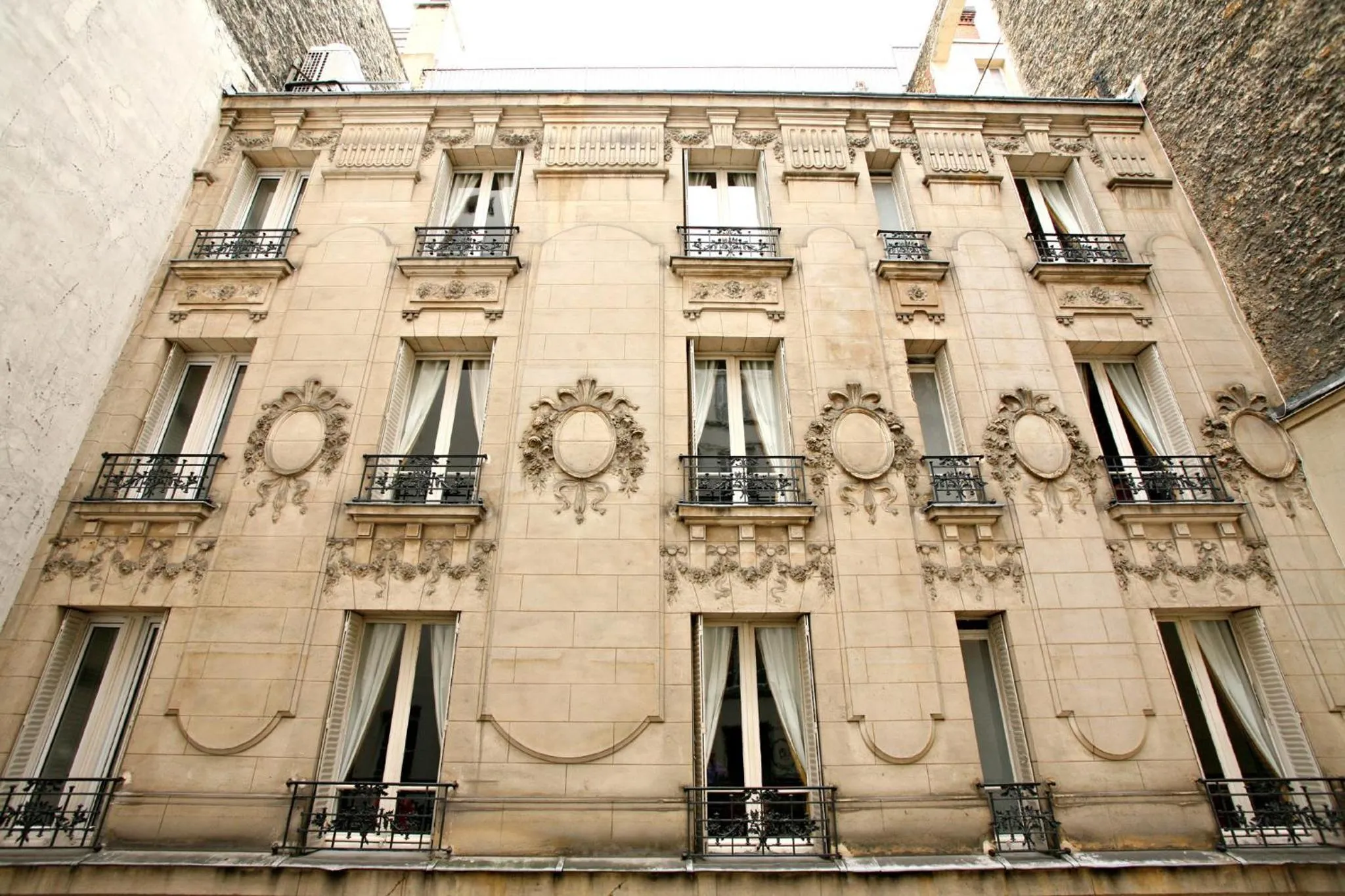 Facade/entrance in Hotel Concortel Paris