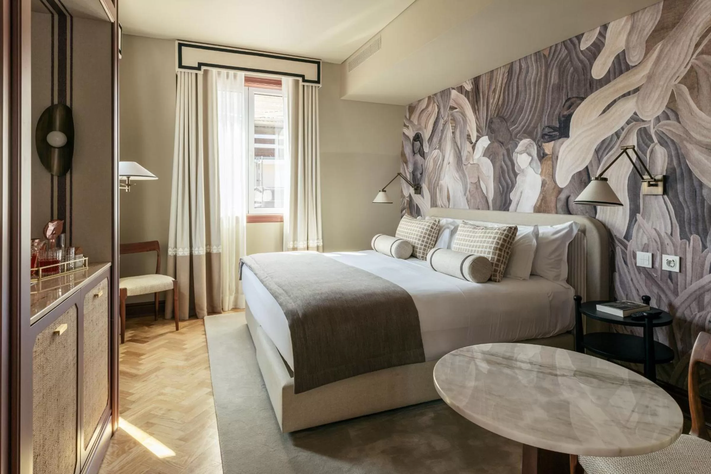 oven, Bed in Hospes Infante Sagres Porto - Small Luxury Hotels Of The World