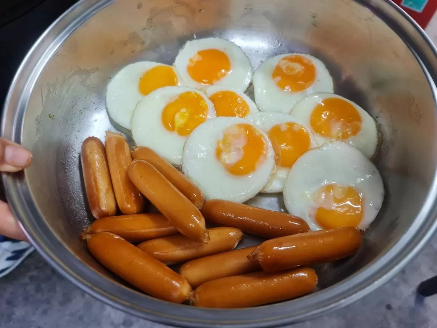 Restaurant/places to eat in NORN Rimklong Bangkok Hotel