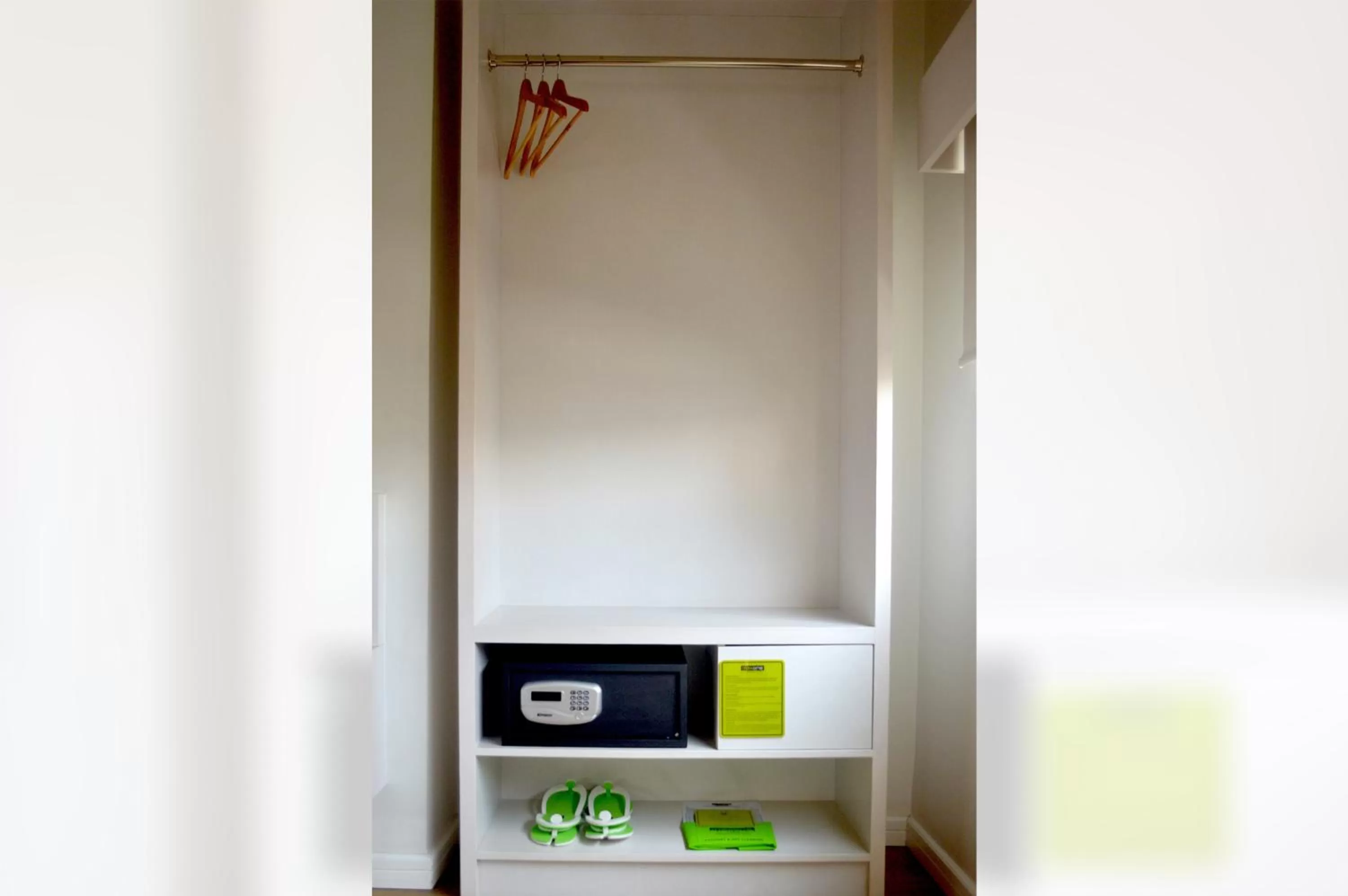 Area and facilities in MaxOne Signature Glodok Jakarta