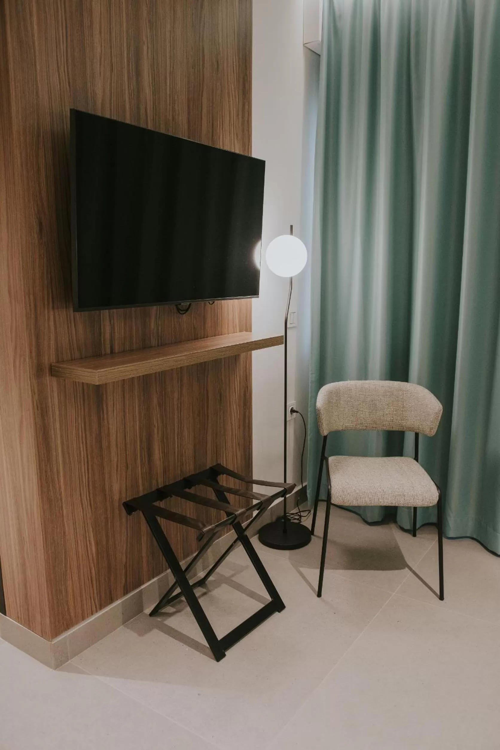 TV and multimedia in Catalina Plaza Hotel Sostenible