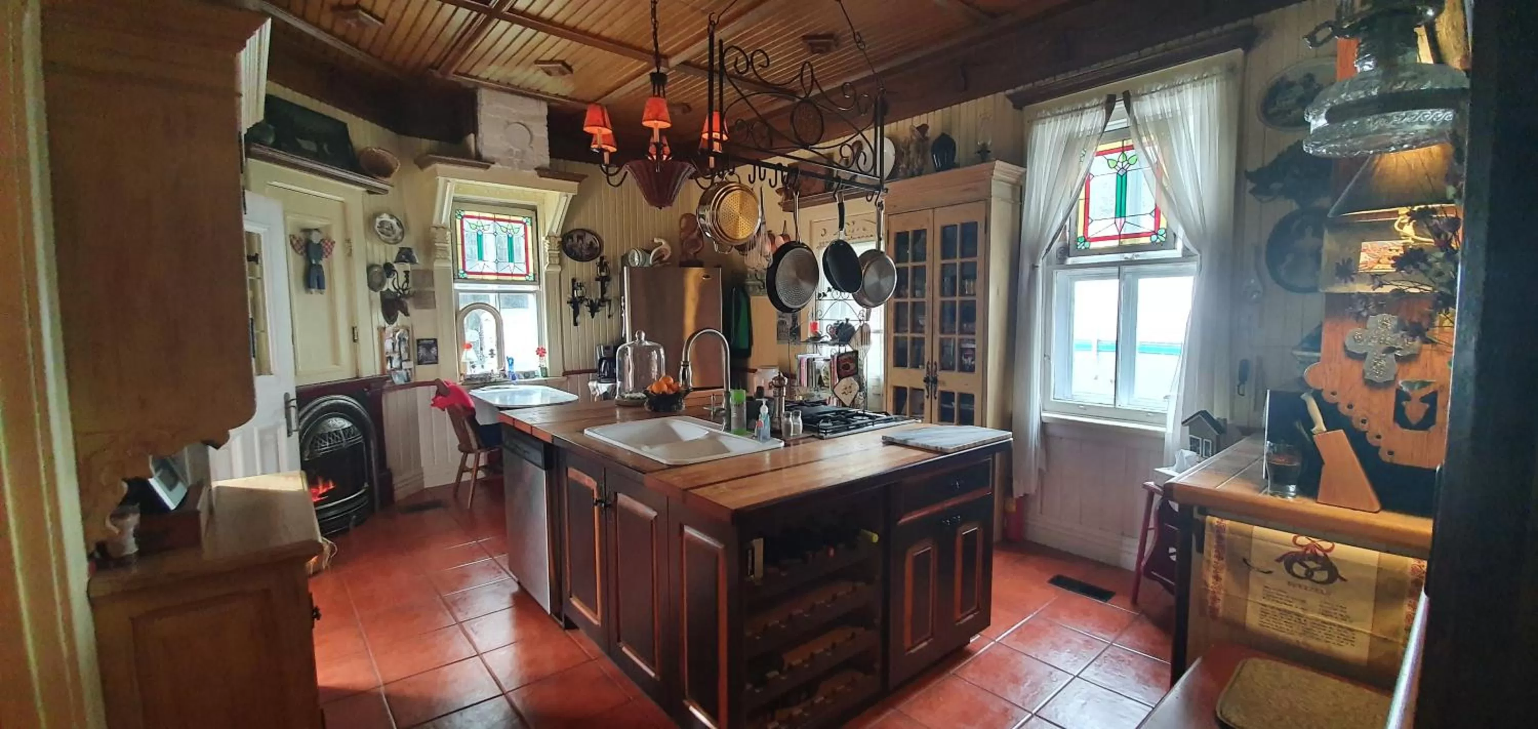 Kitchen or kitchenette in Le Salon des Inconnus