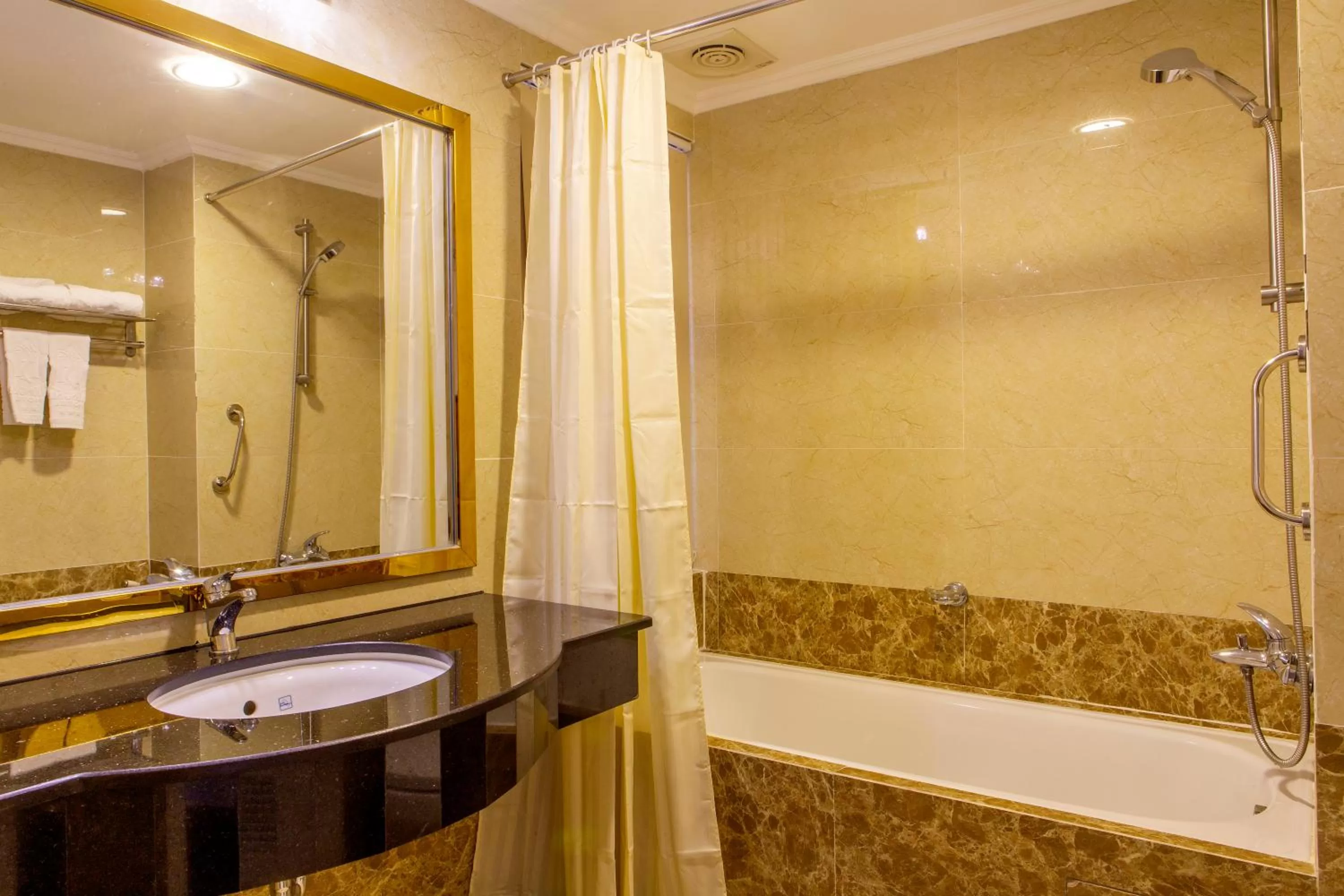 Bathroom in Huong Sen Hotel