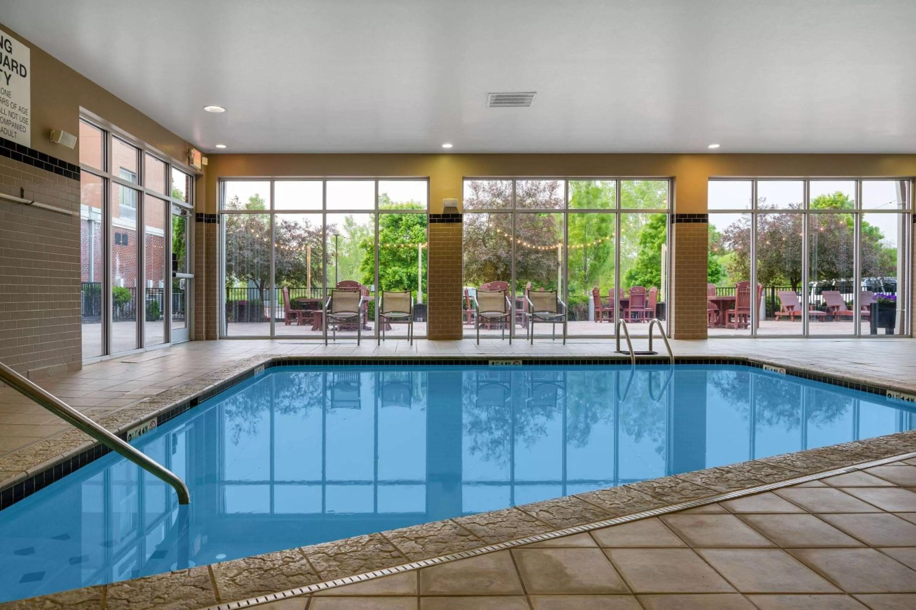 Swimming pool in Wyndham Noblesville