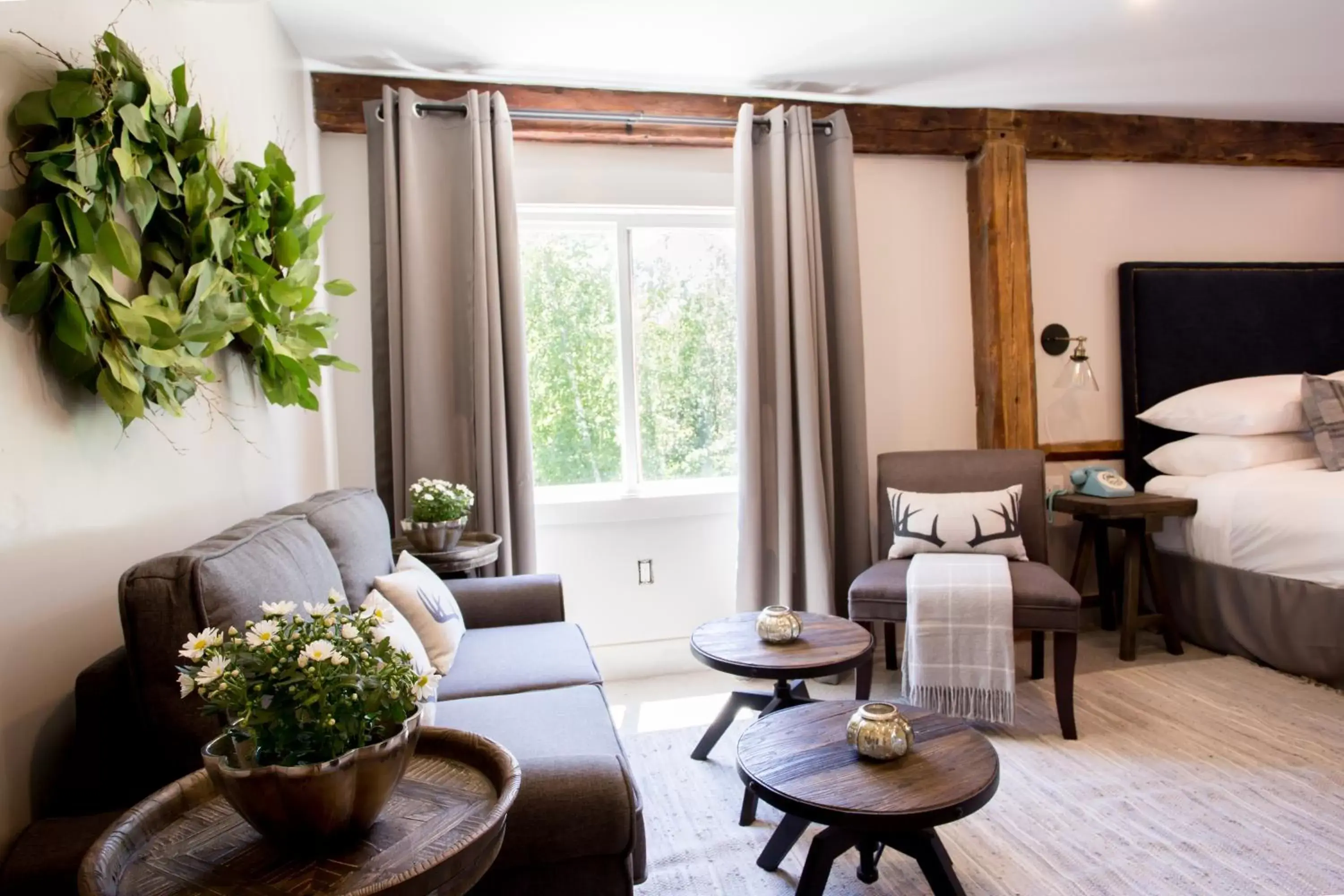 Suite with Mountain View in Mountain Meadows Lodge Suite with Mountain View in Mountain Meadows Lodge