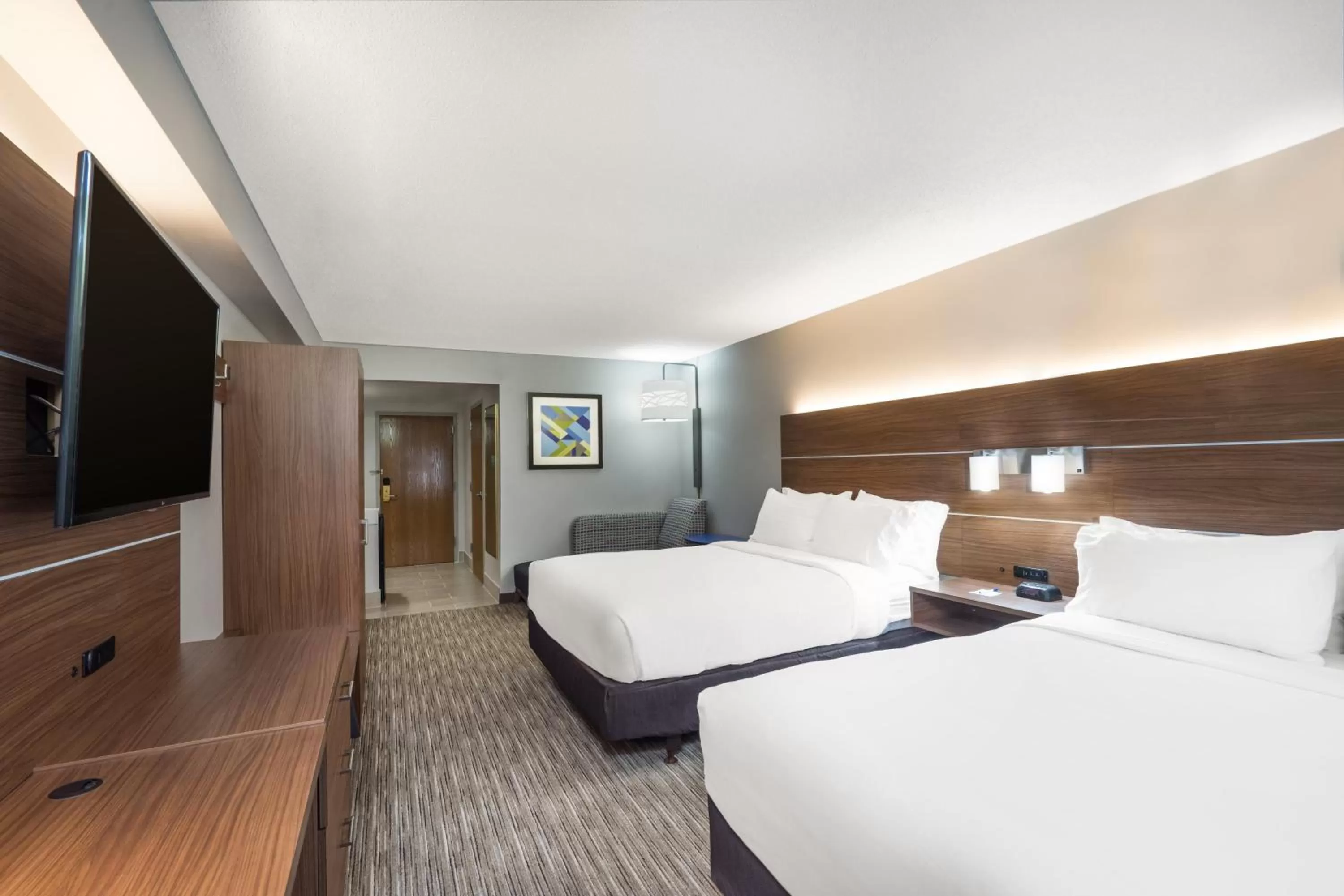 Photo of the whole room, Bed in Holiday Inn Express Hotel & Suites Louisville East by IHG