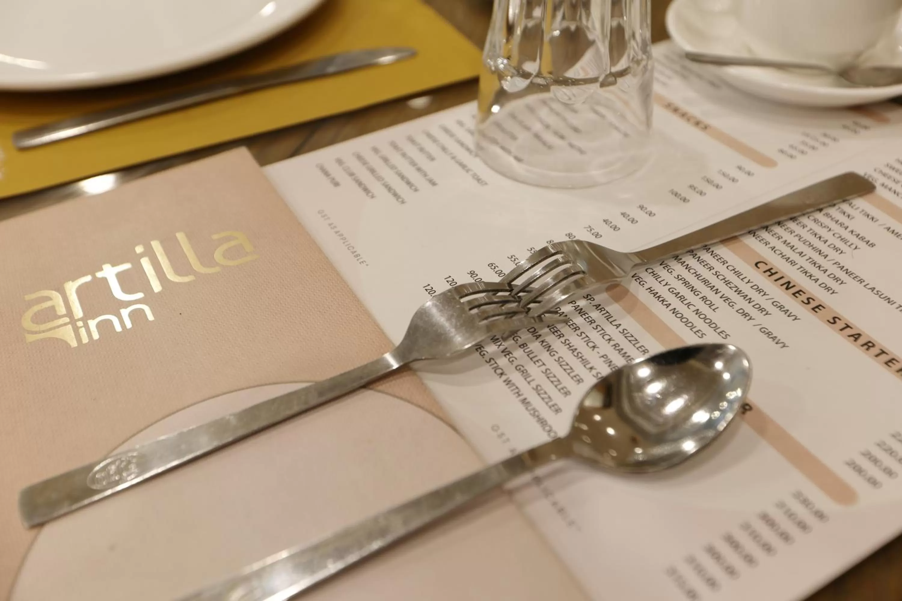 Restaurant/places to eat in Artilla Inn