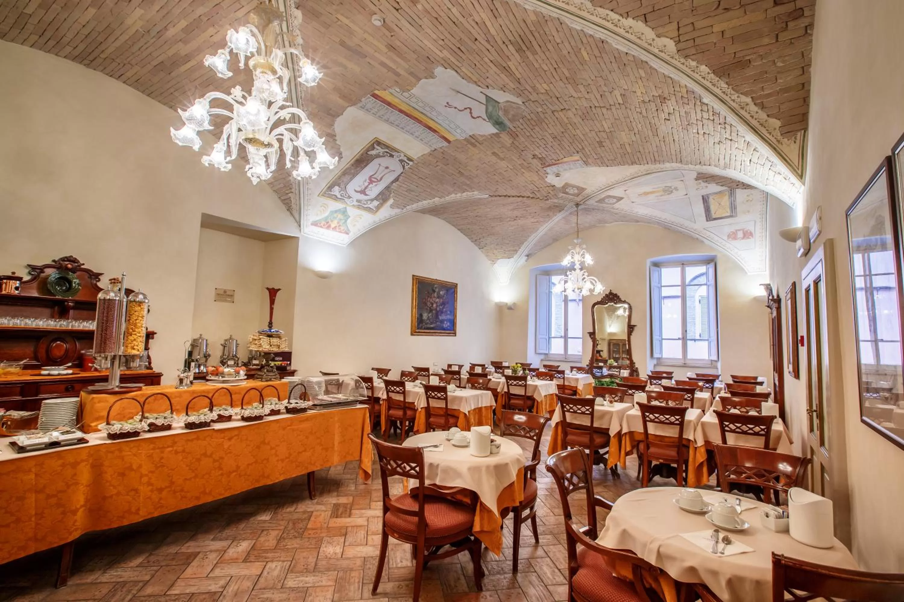 Restaurant/places to eat in Hotel Fortuna