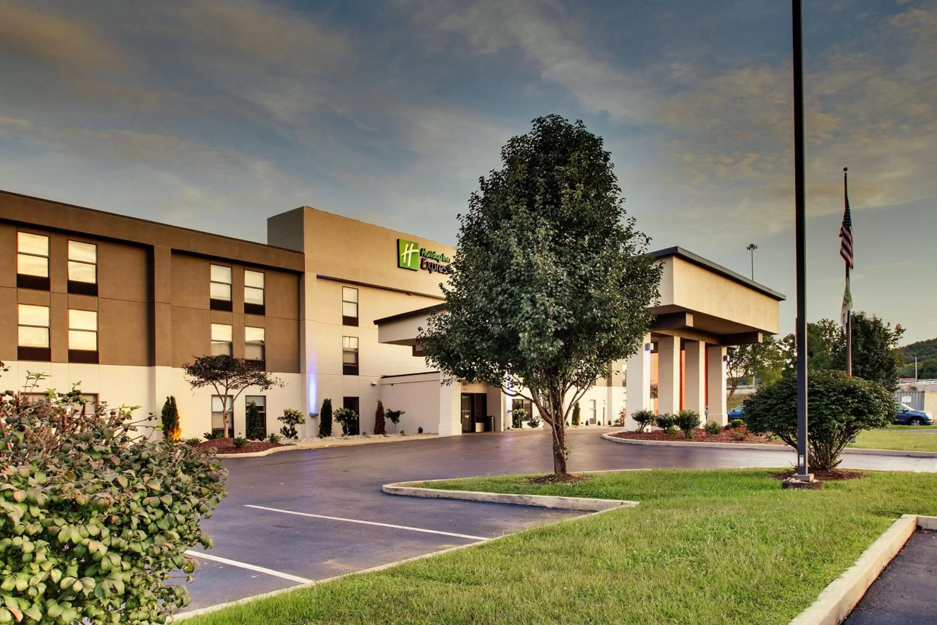 Property building in Holiday Inn Express - Horse Cave by IHG