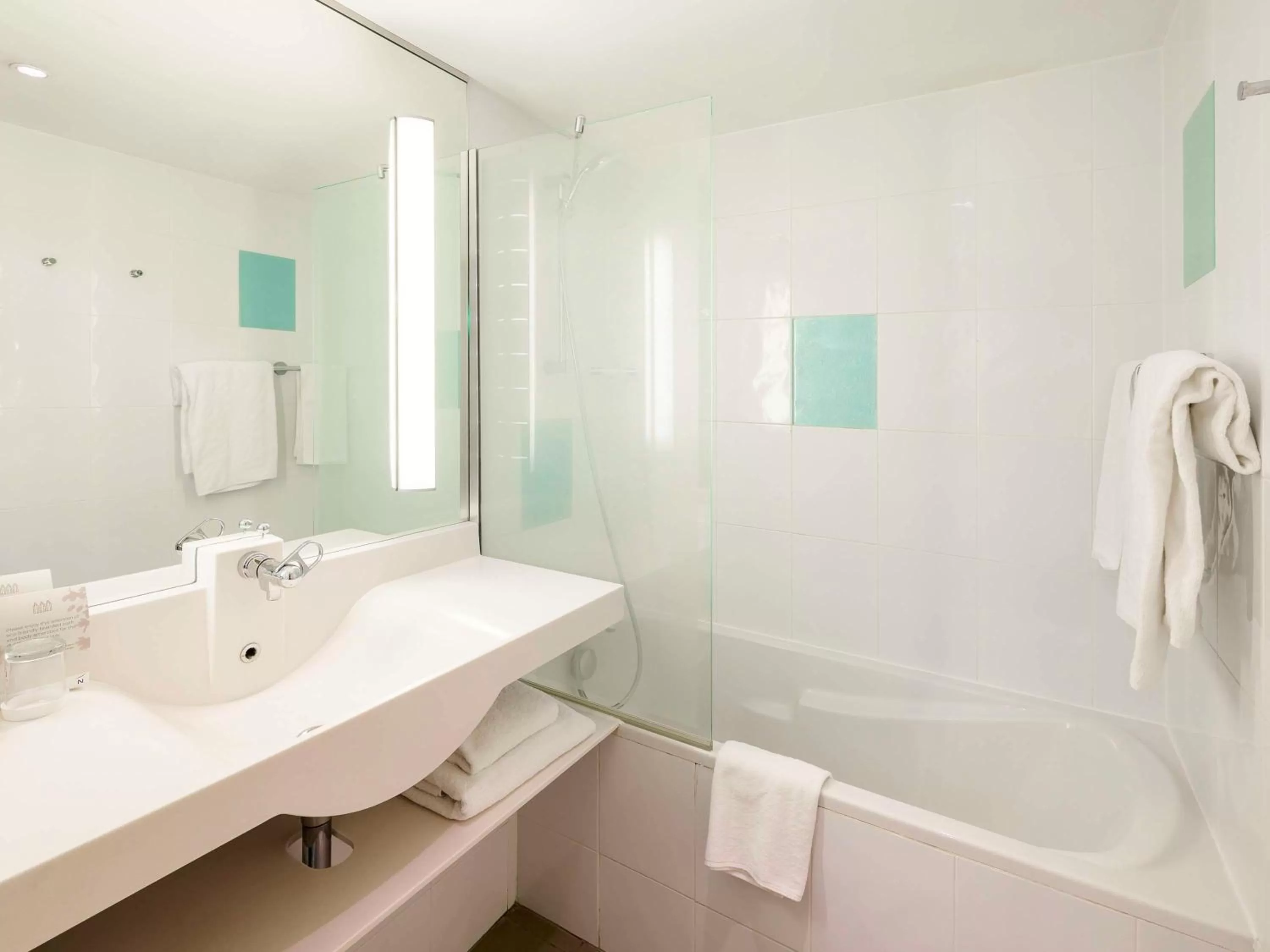 Superior Room with One Double Bed and One Sofa Bed in Novotel Birmingham Centre