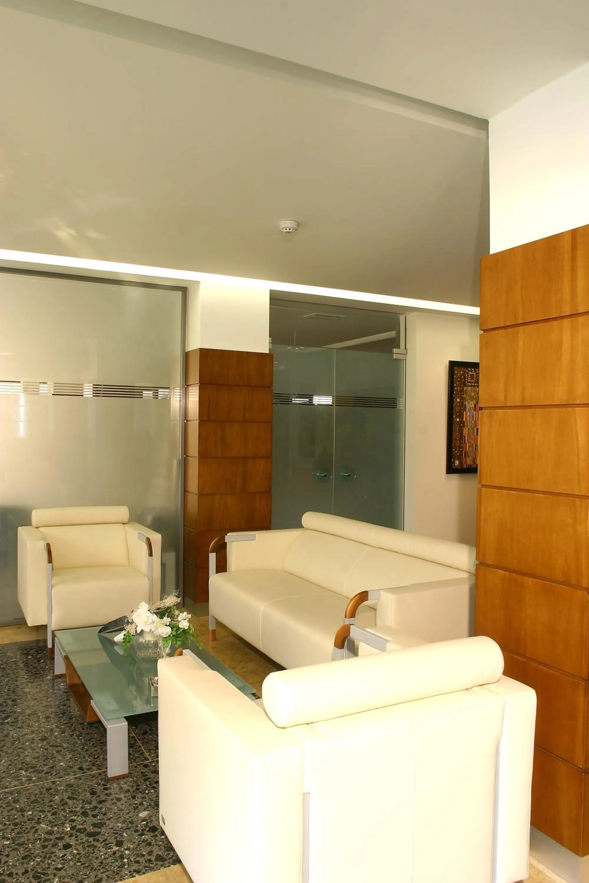 Lounge or bar in Blue Sea Hotel Alimos