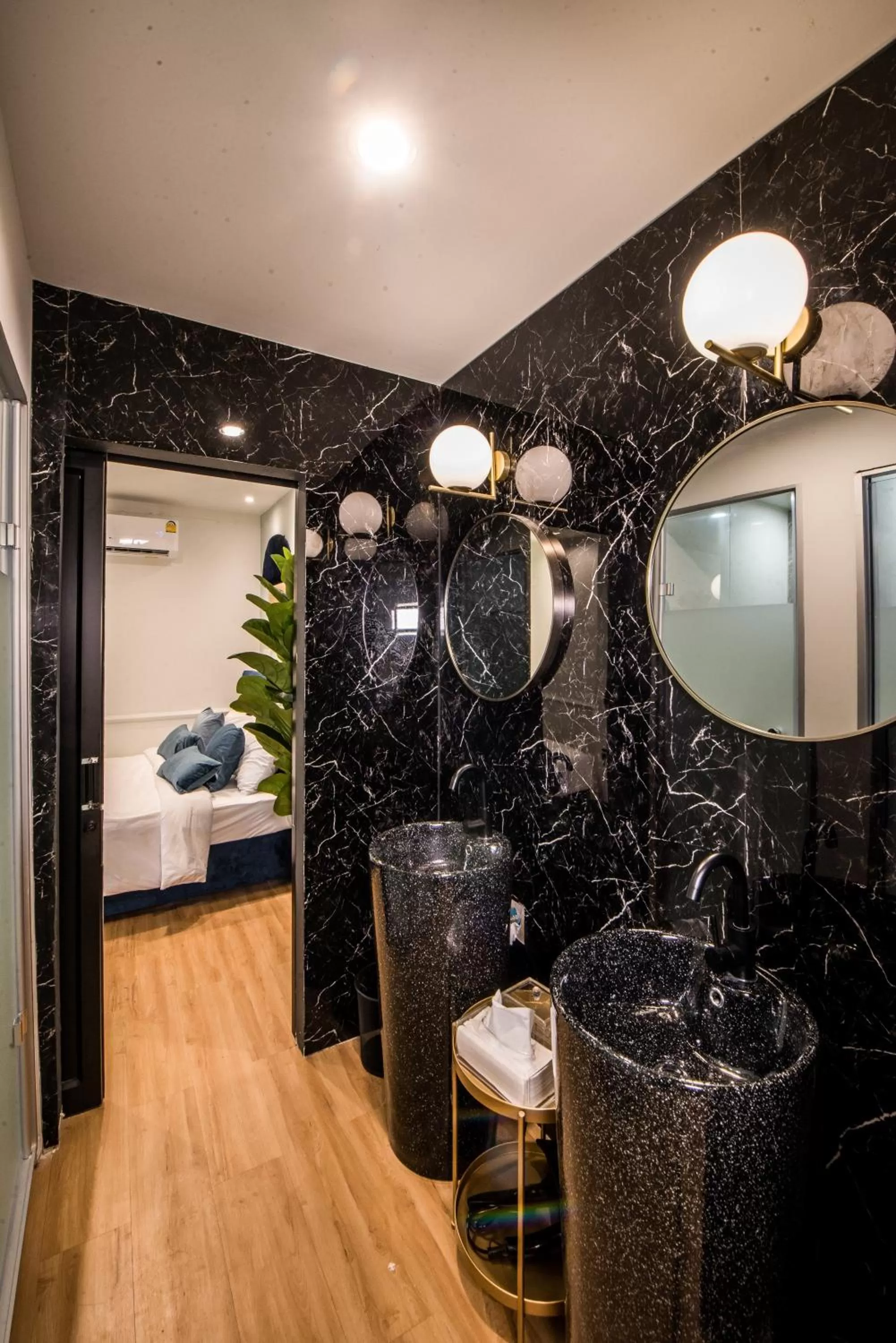 Bathroom, Bed in Theme Boutique Hotel Bangkok