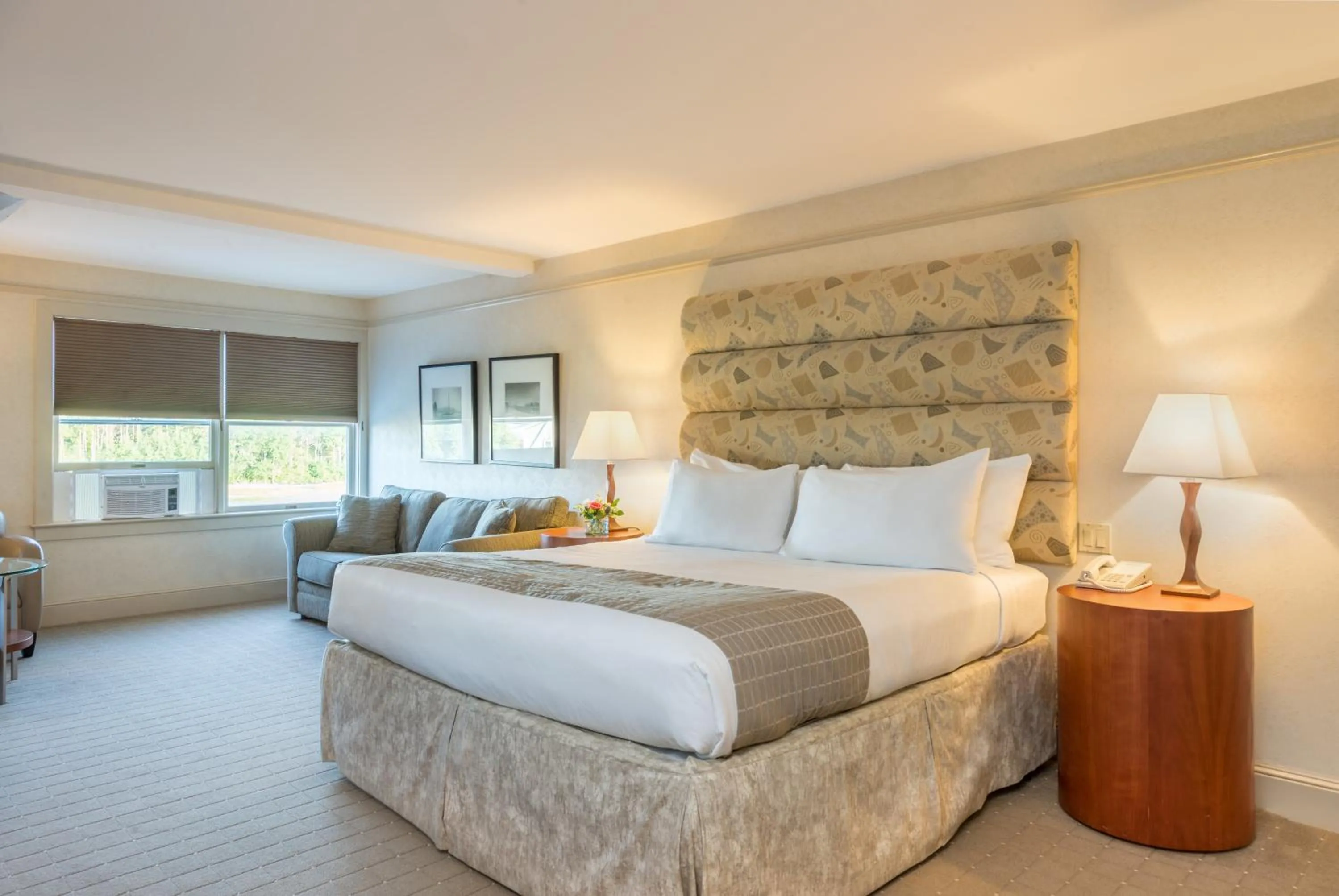 Bedroom, Bed in Breakwater Inn