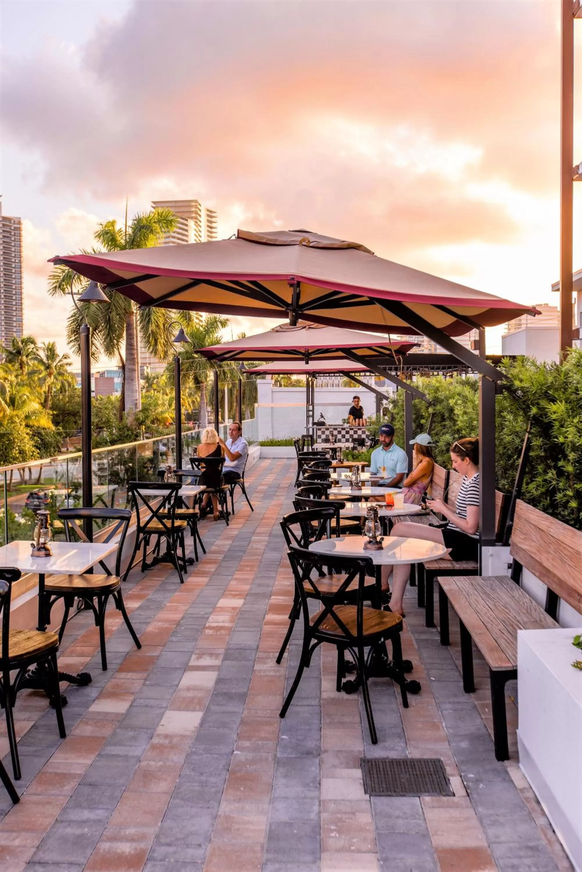 Restaurant/places to eat in Upsun Hotel