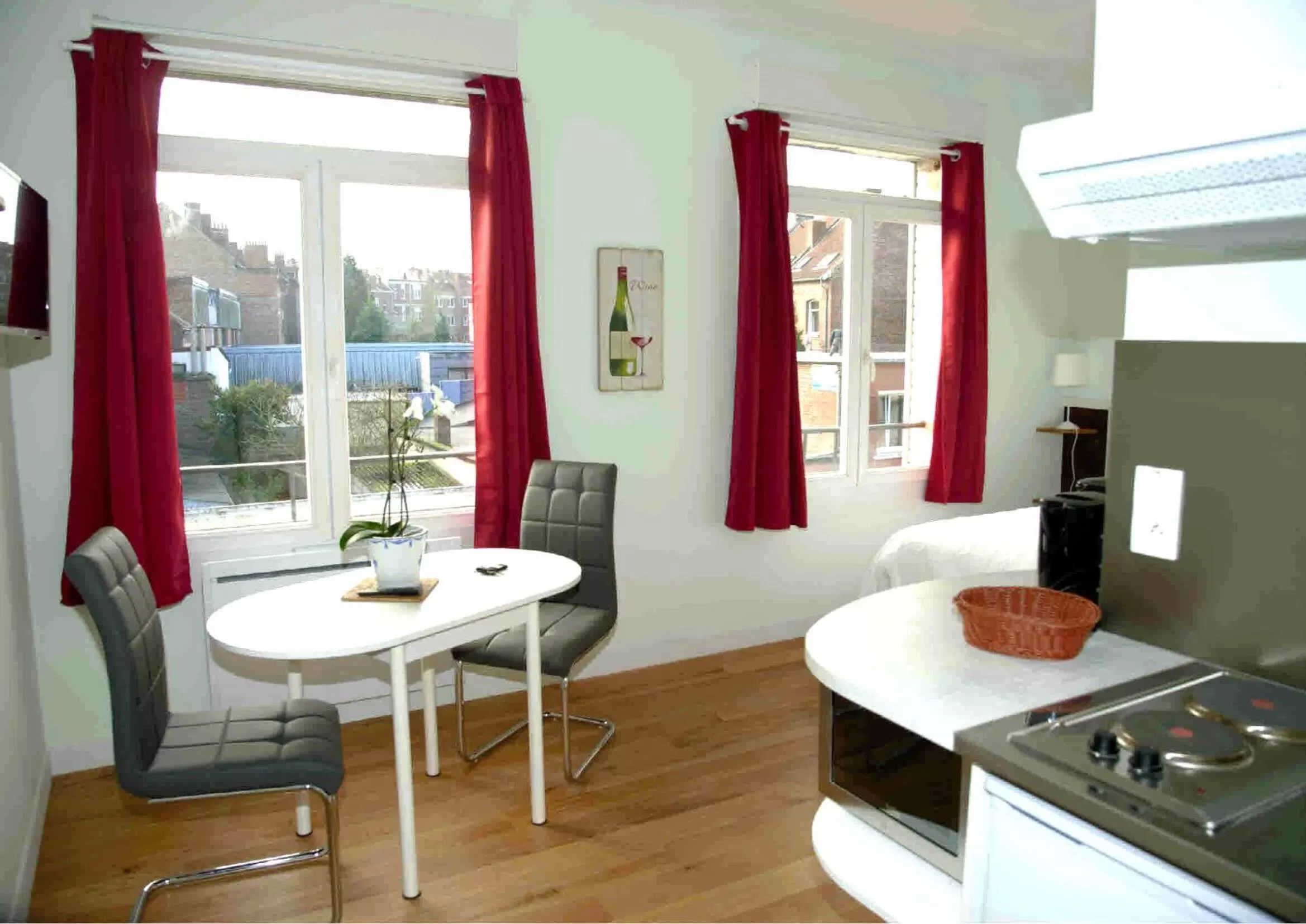 Kitchen/Kitchenette in Apparthotel Douai Gare