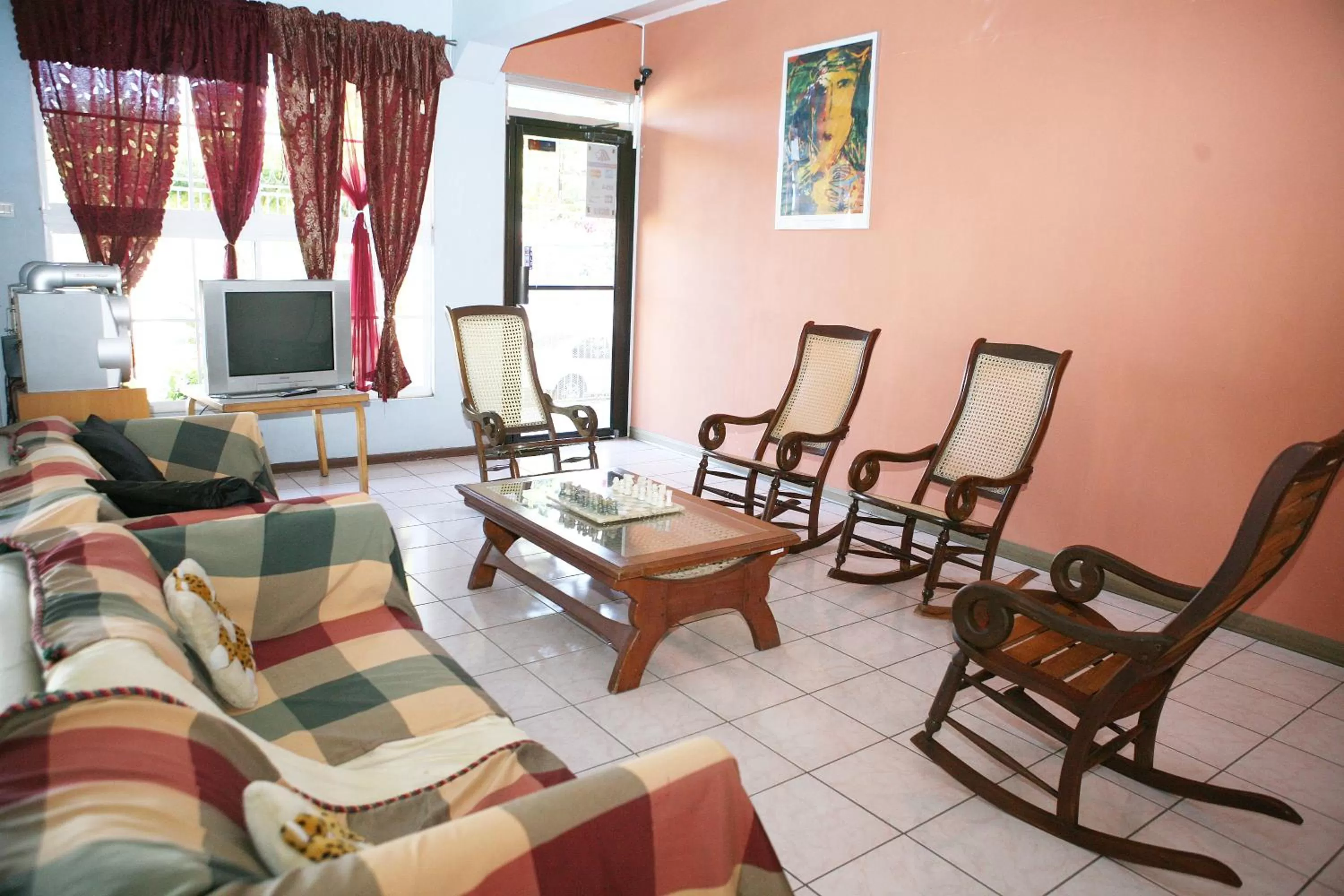 Communal lounge/ TV room in Hotel Valerie