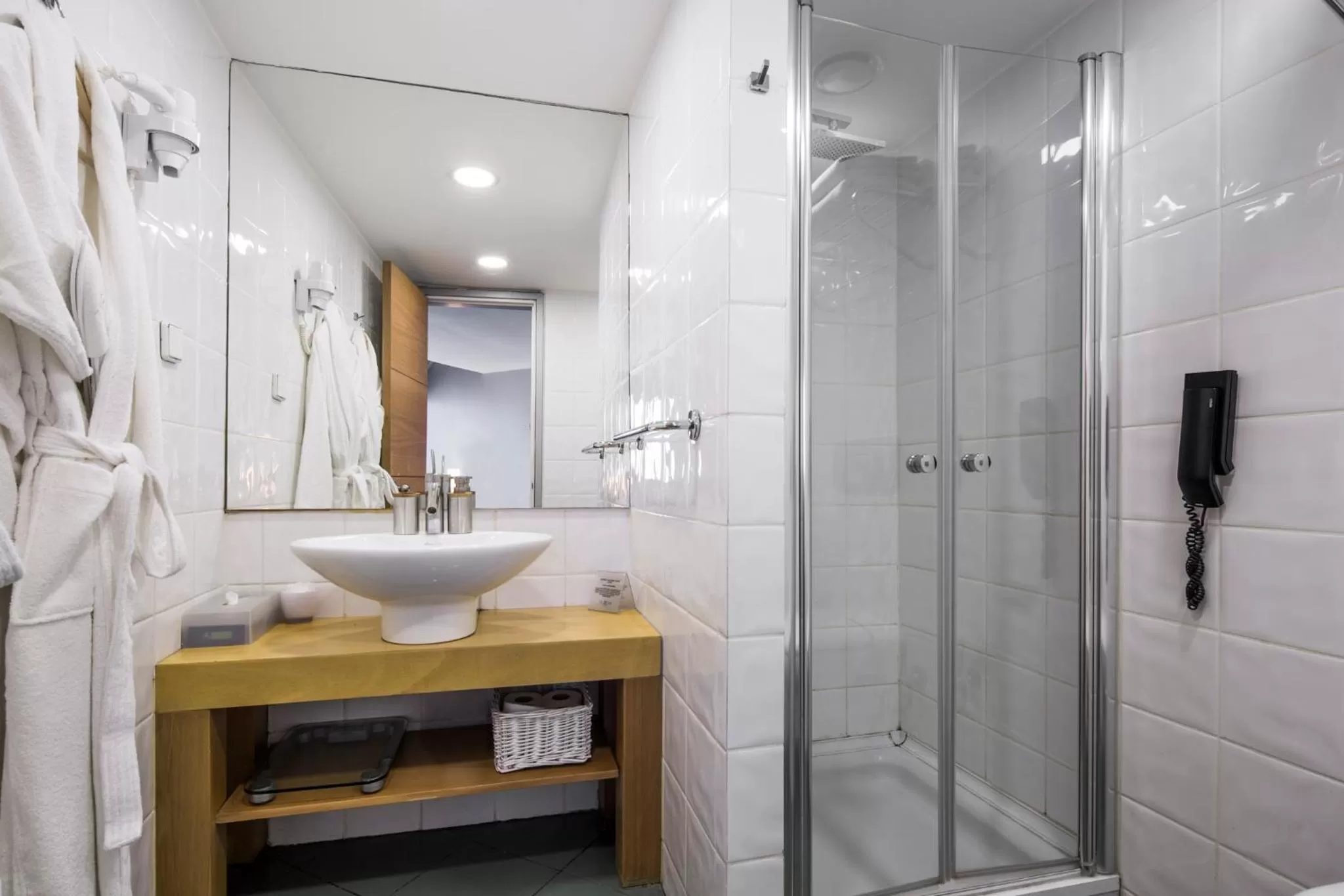 Shower in Taxim Suites Residences Istanbul