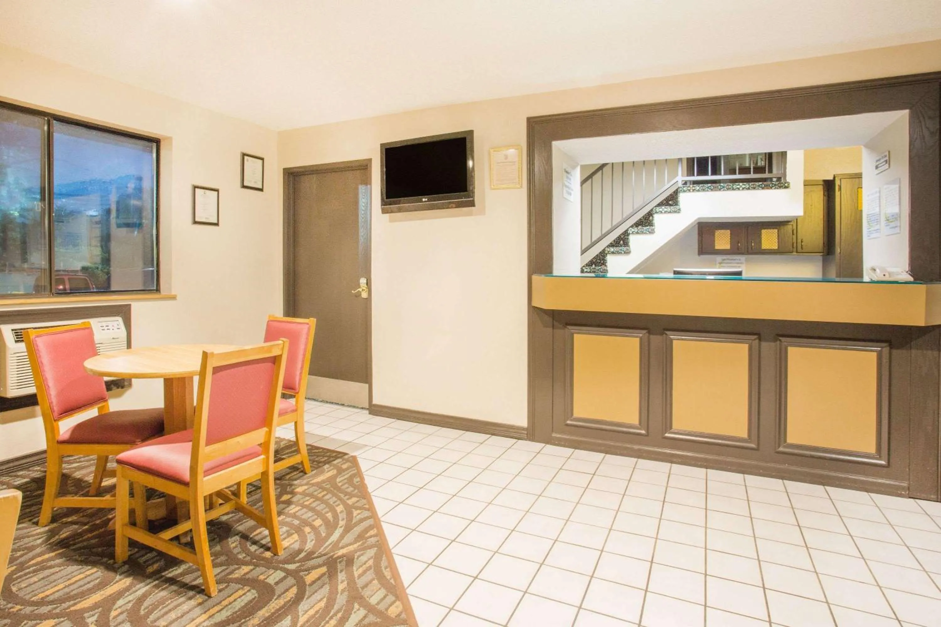 Lobby or reception in Super 8 by Wyndham Lexington VA