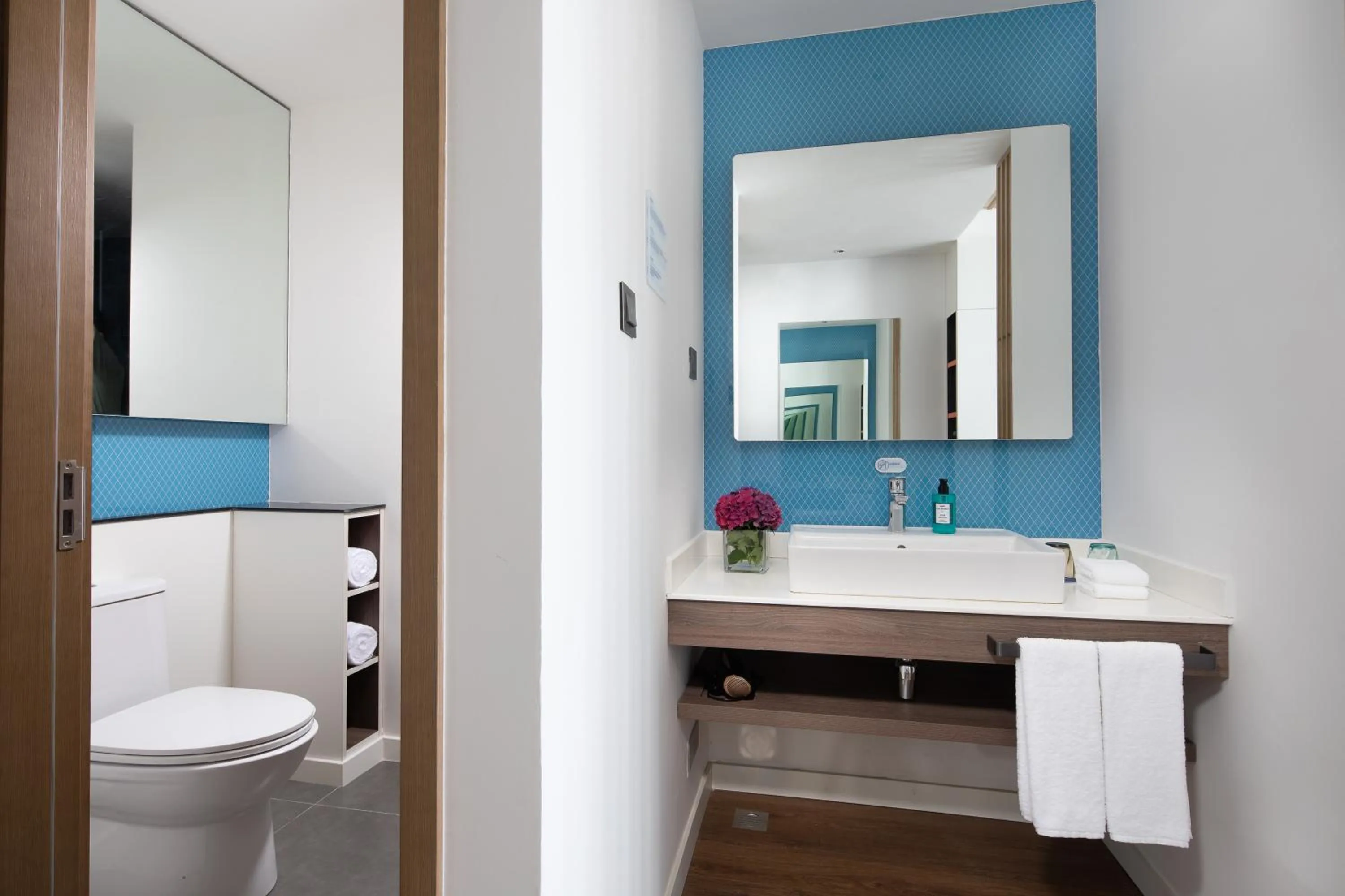 Bathroom in Holiday Inn Express Chengdu Longquanyi North by IHG