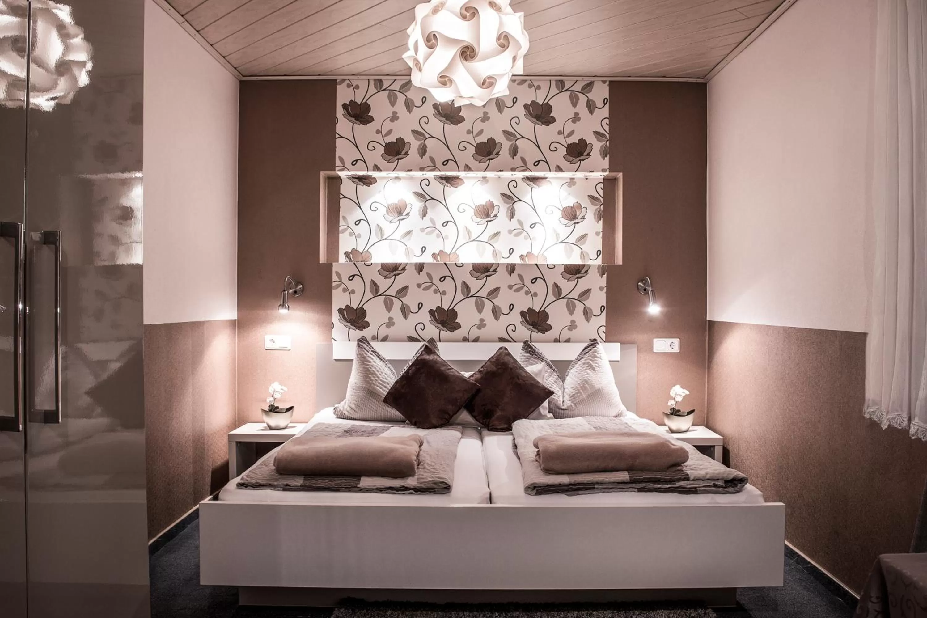 Photo of the whole room, Bed in Restaurant Landgasthof Zum Wiesengrund