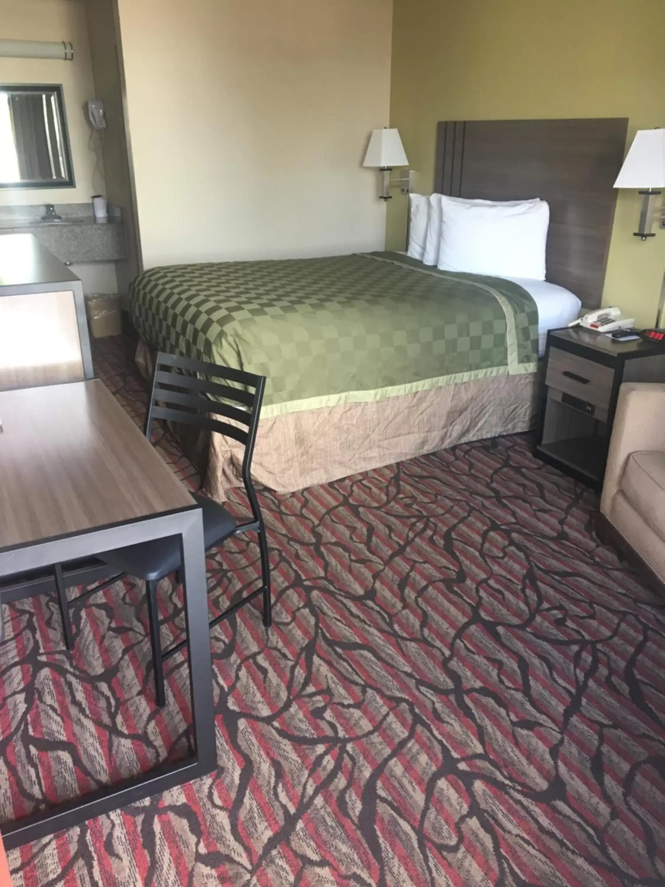 Queen Room - single occupancy in Americas Best Value Inn West Monroe Queen Room - single occupancy in Americas Best Value Inn West Monroe