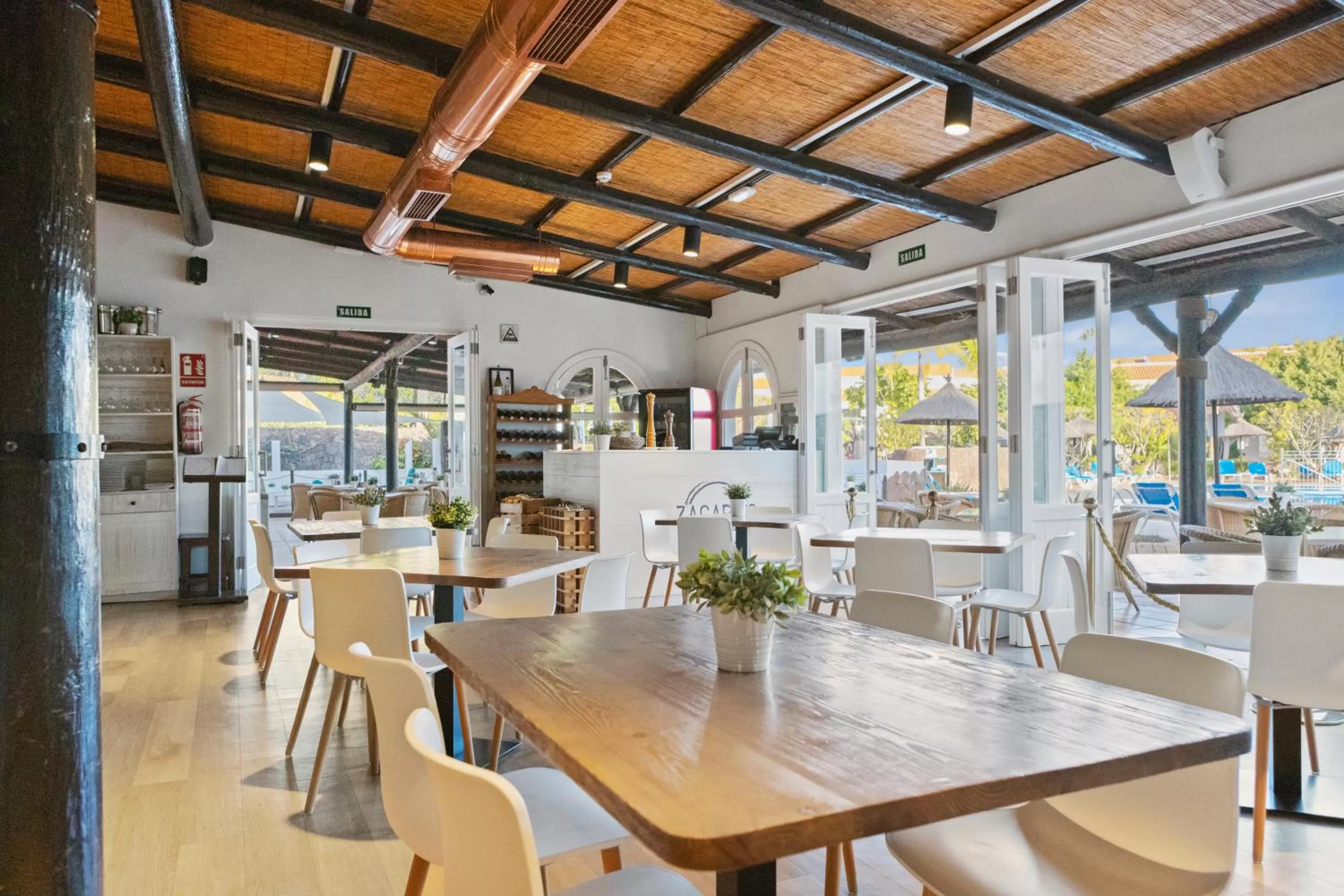 Restaurant/places to eat in Wyndham Residences Golf del Sur