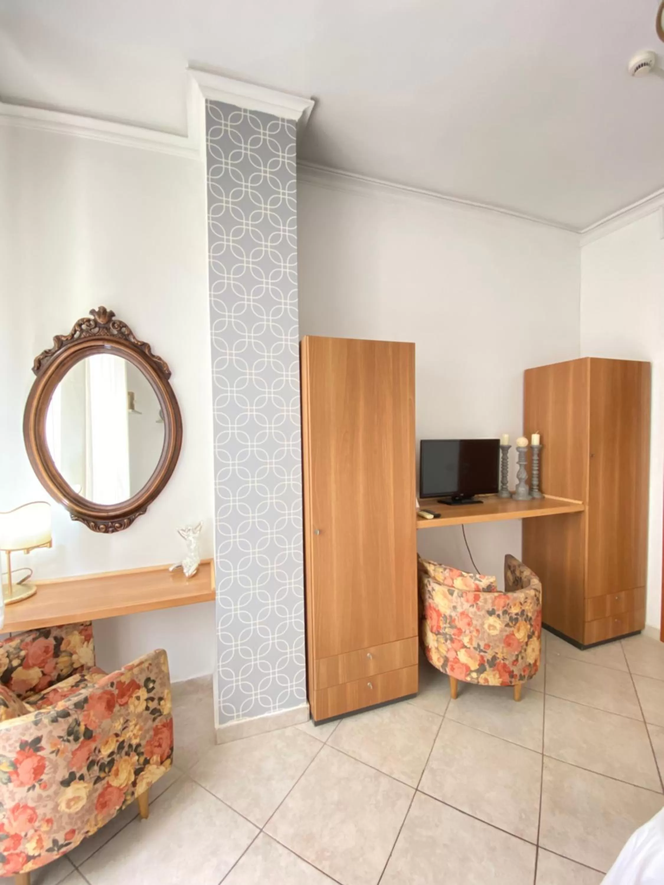 Seating area in Hotel Europeo Napoli