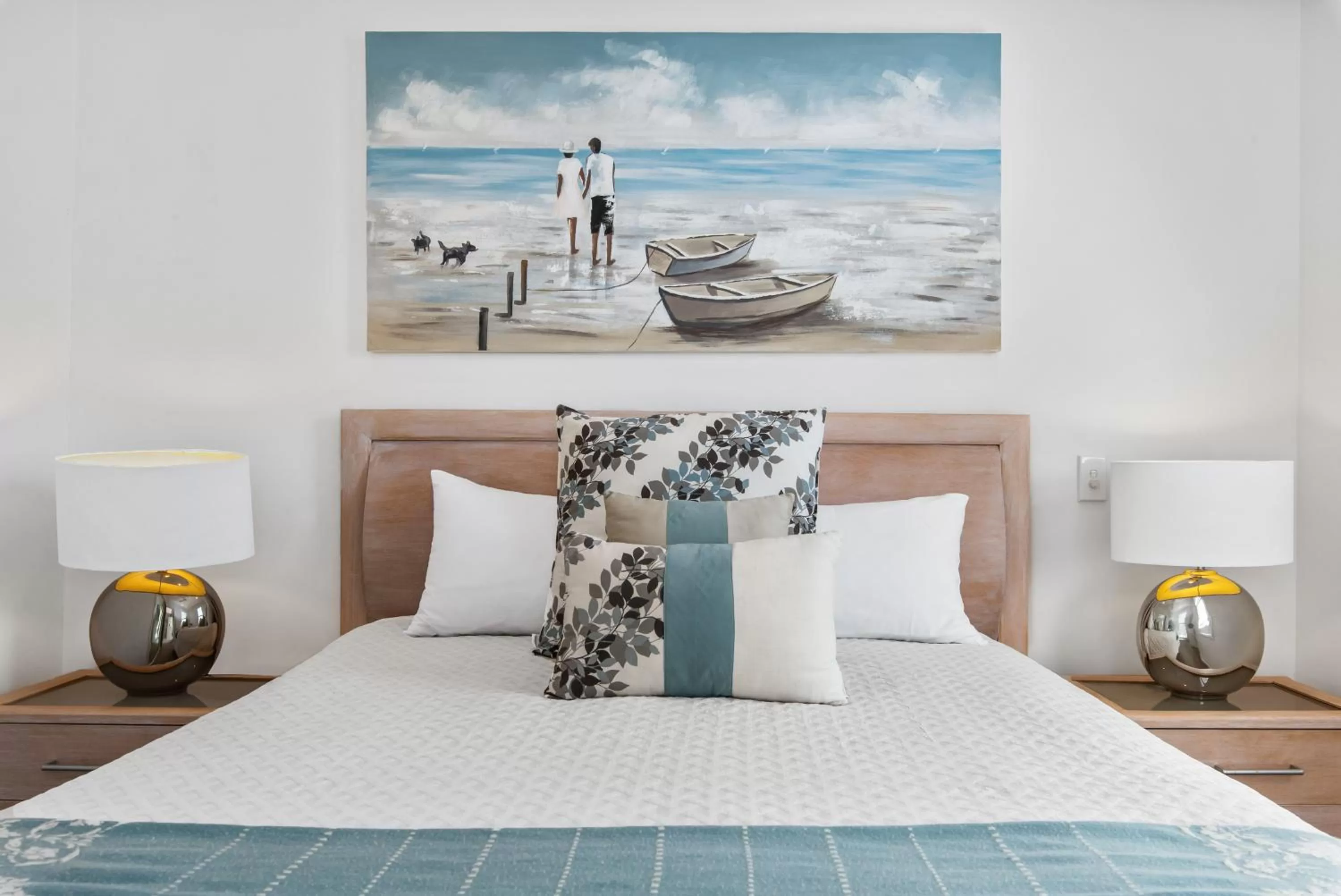 Bed in Metzo Noosa Resort