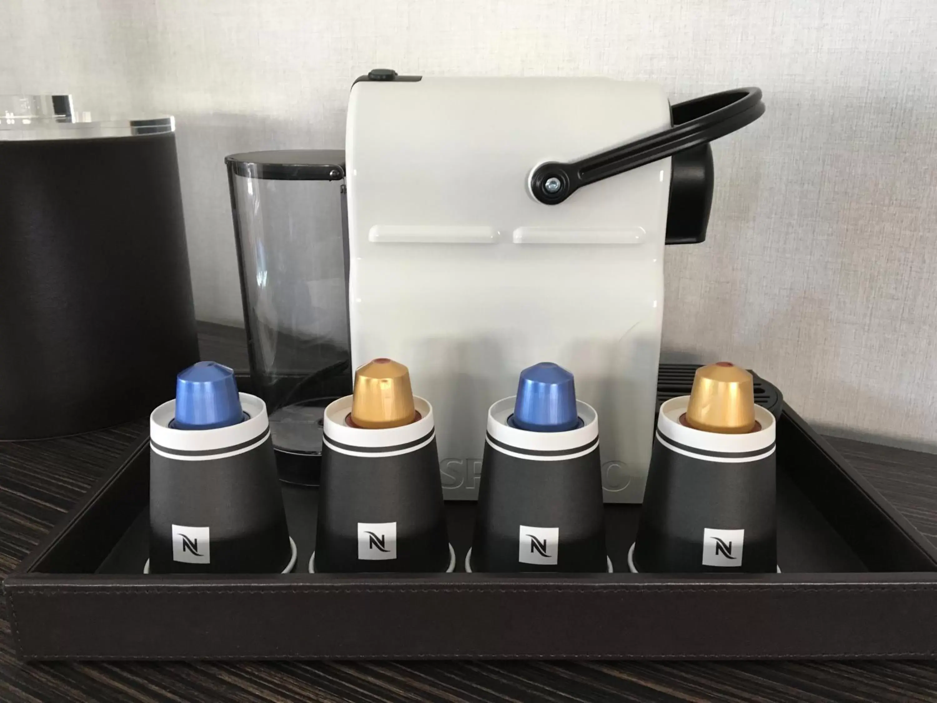 Double Room with Two Double Beds and Roll-In Shower - Disability Access in Hotel Versey Days Inn by Wyndham Chicago Double Room with Two Double Beds and Roll-In Shower - Disability Access in Hotel Versey Days Inn by Wyndham Chicago