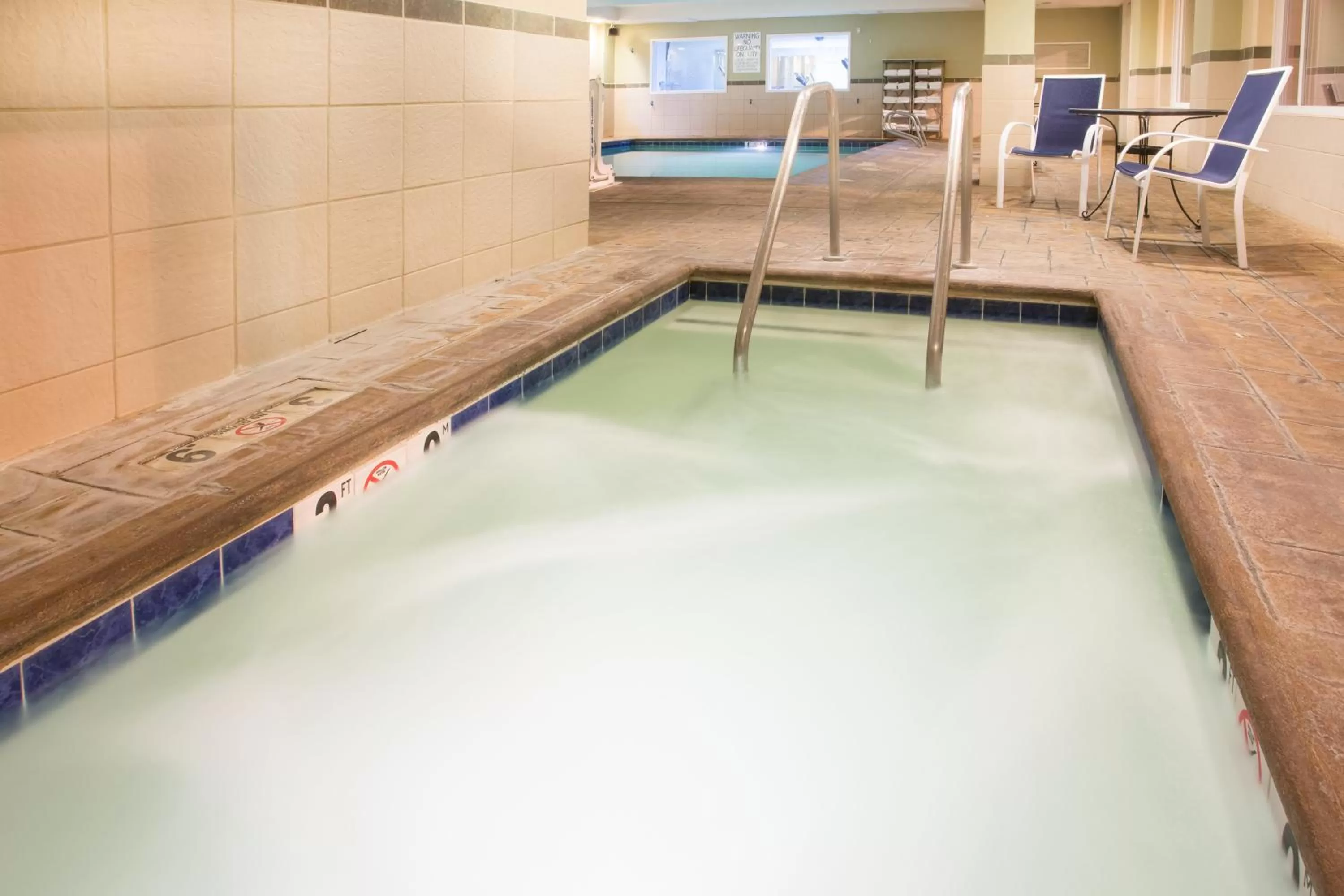Swimming pool in Holiday Inn Express Hotel & Suites Vacaville by IHG