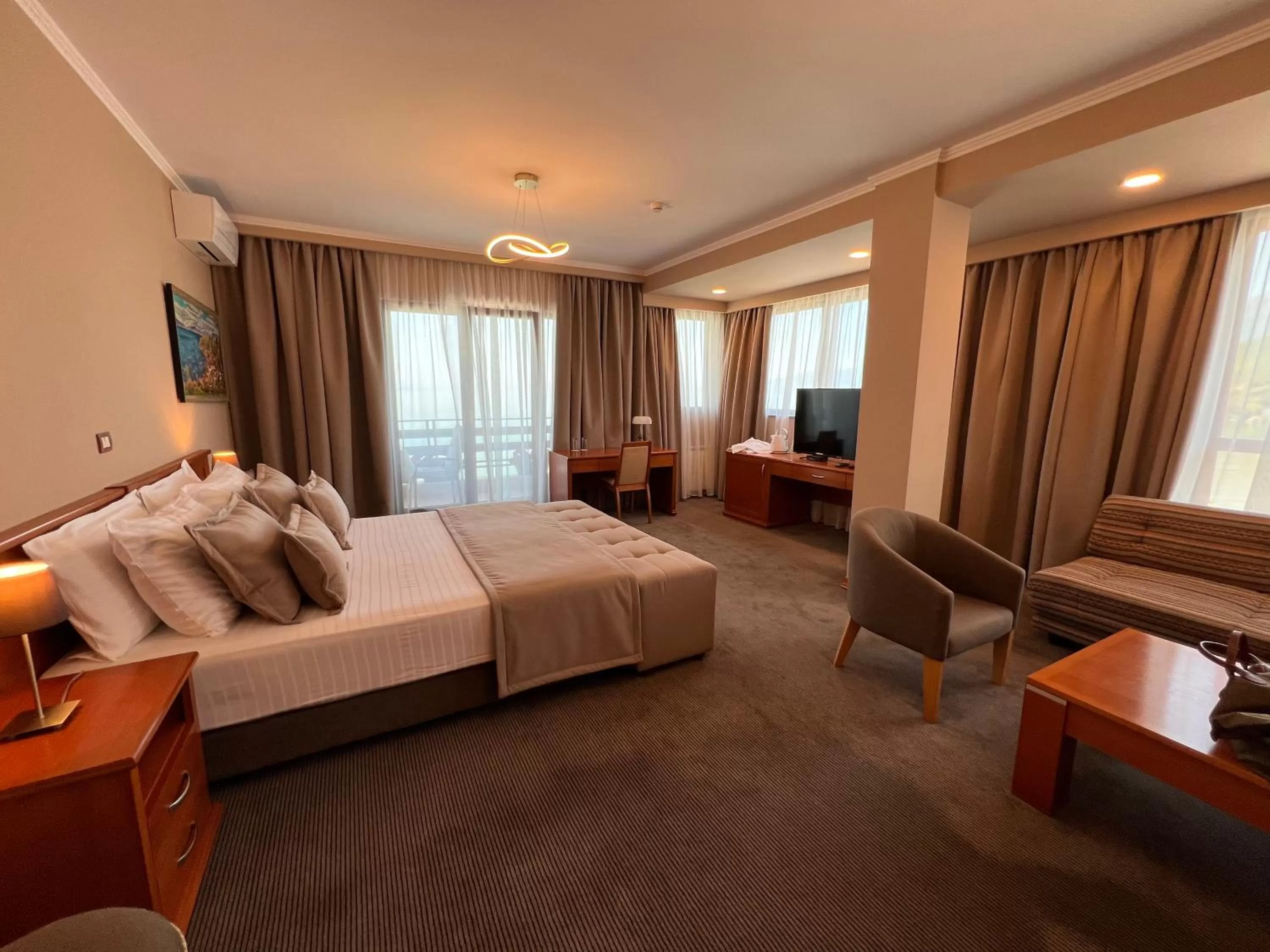 Photo of the whole room, Bed in Hotel Millennium