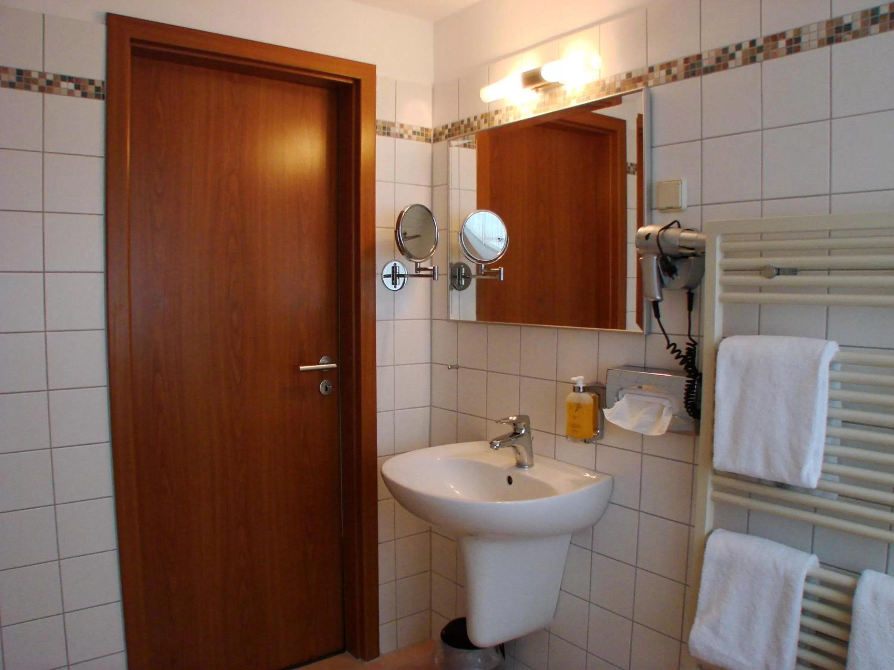 Bathroom in Altstadt Hotel