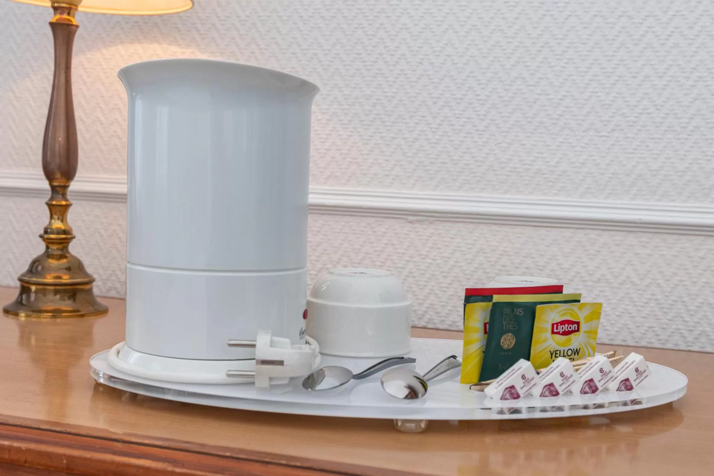 Coffee/tea facilities in Grand Hotel Cravat