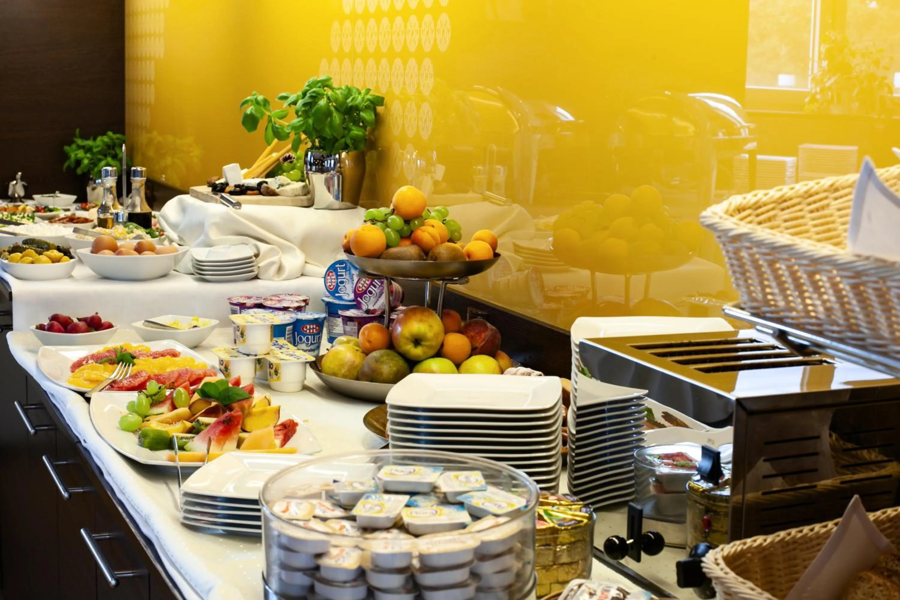 Food and drinks in Hotton Hotel