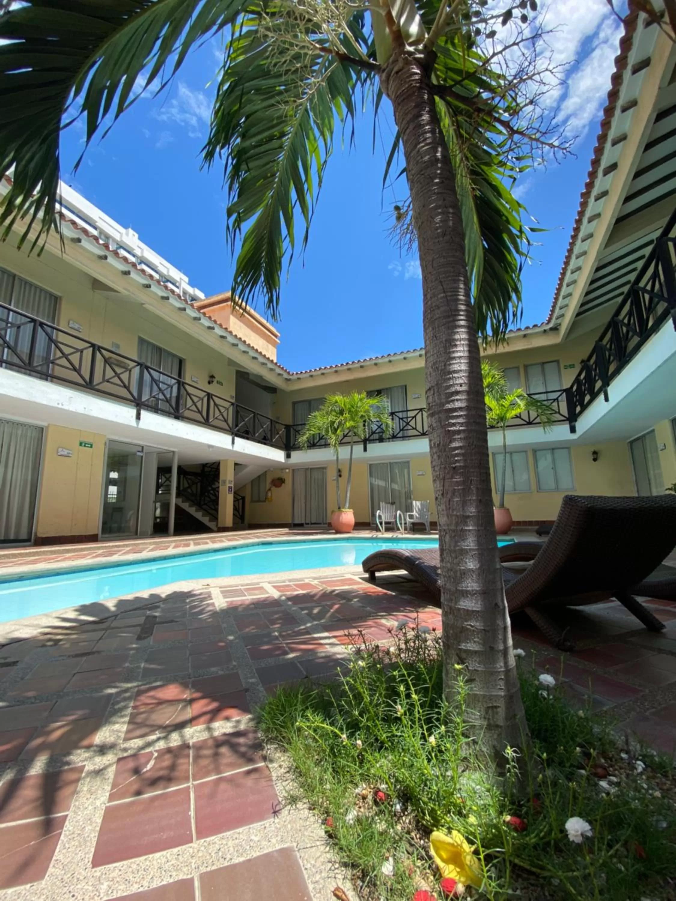 Swimming Pool in Najhomi Beach