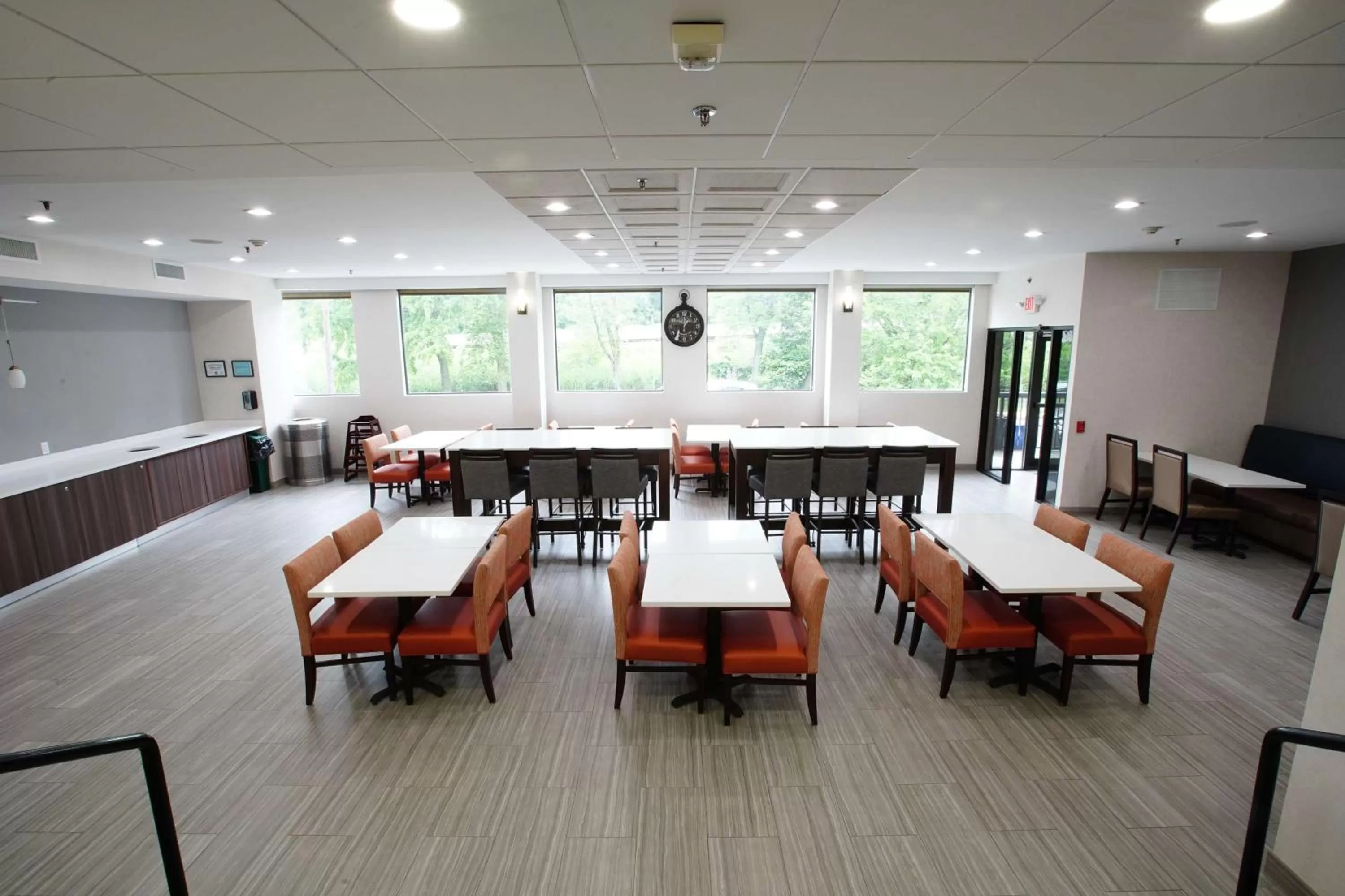 Lobby or reception, Restaurant/Places to Eat in Best Western Paramus Hotel & Suites