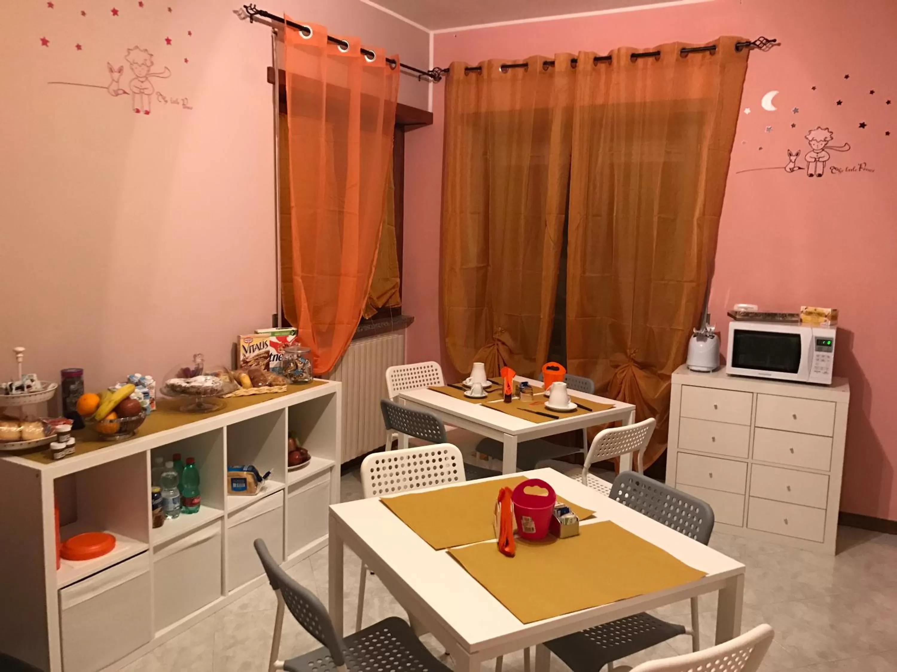 Communal kitchen in Il Piccolo Principe